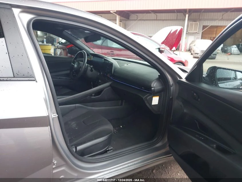 Hyundai Accent 1.6L I-4 DI, DOHC, VVT, 104HP Front Wheel Drive | Mobile.bg � ����������� 11