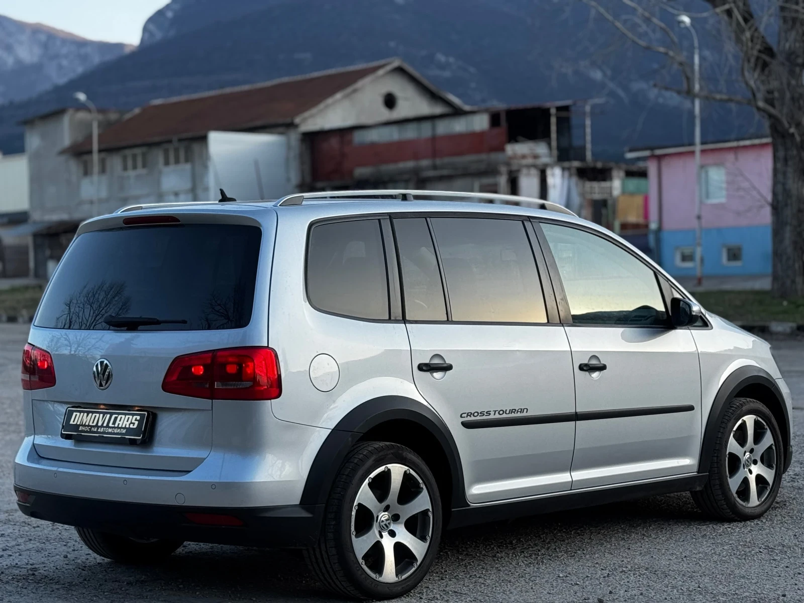 VW Touran CROSS 2.0TDI/7-МЕСТА, снимка 5 - Автомобили и джипове - 53816739