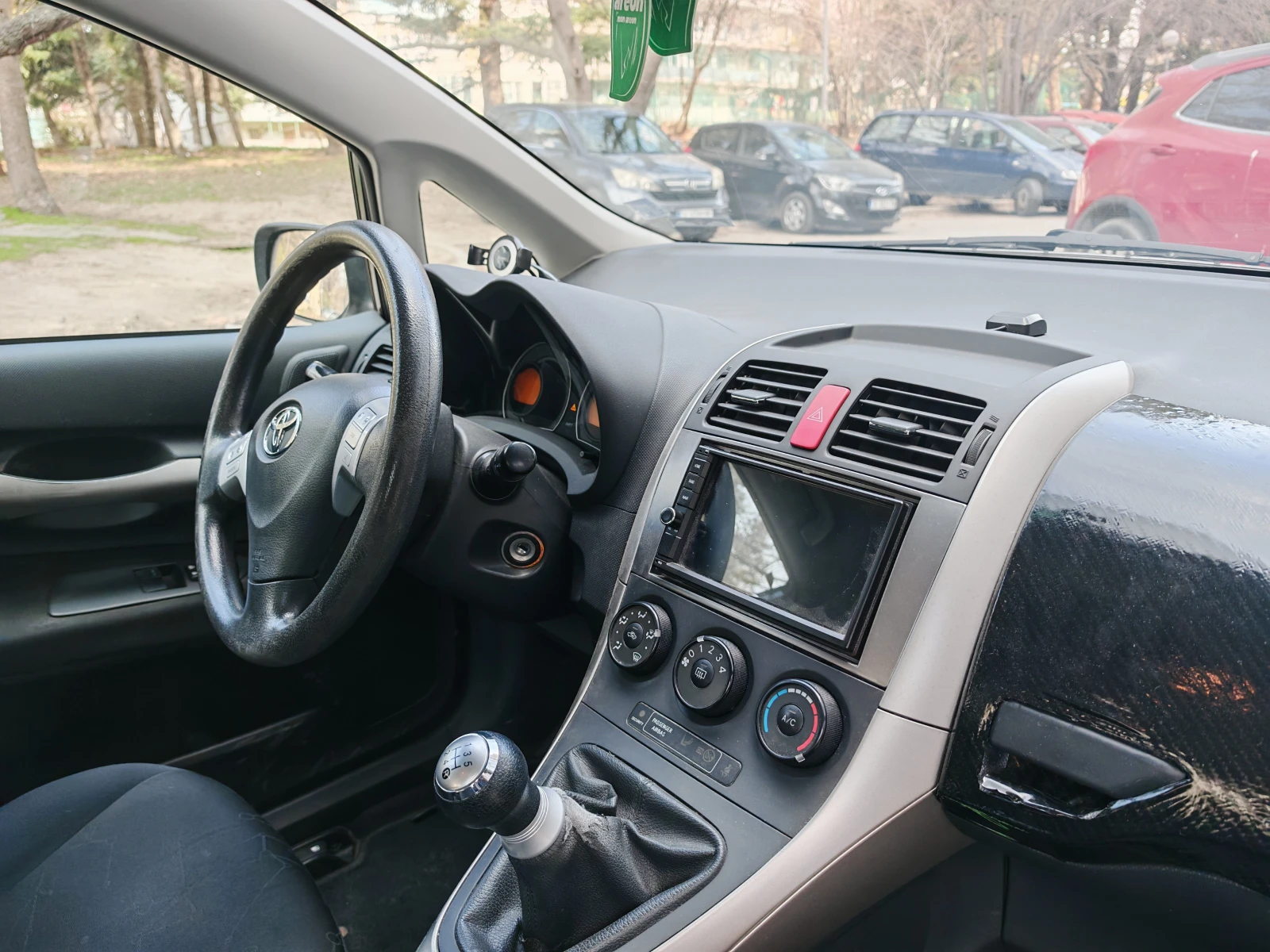Toyota Auris, снимка 7 - Автомобили и джипове - 53888647