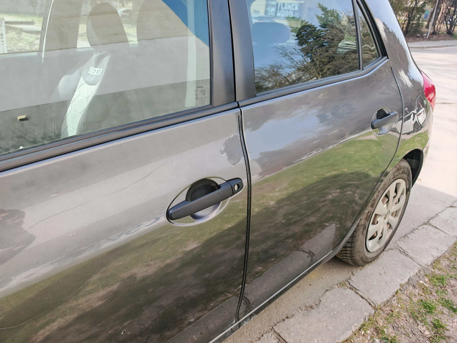 Toyota Auris, снимка 12 - Автомобили и джипове - 53888647