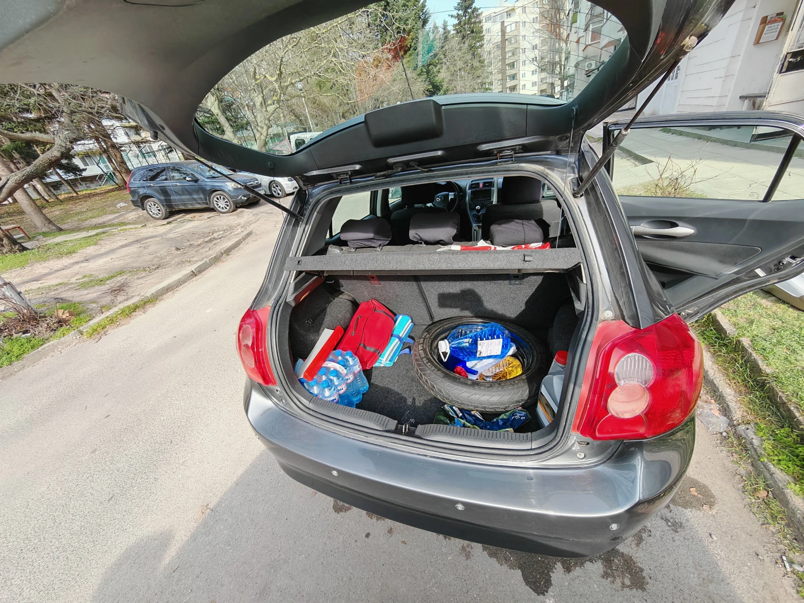 Toyota Auris, снимка 10 - Автомобили и джипове - 53888647