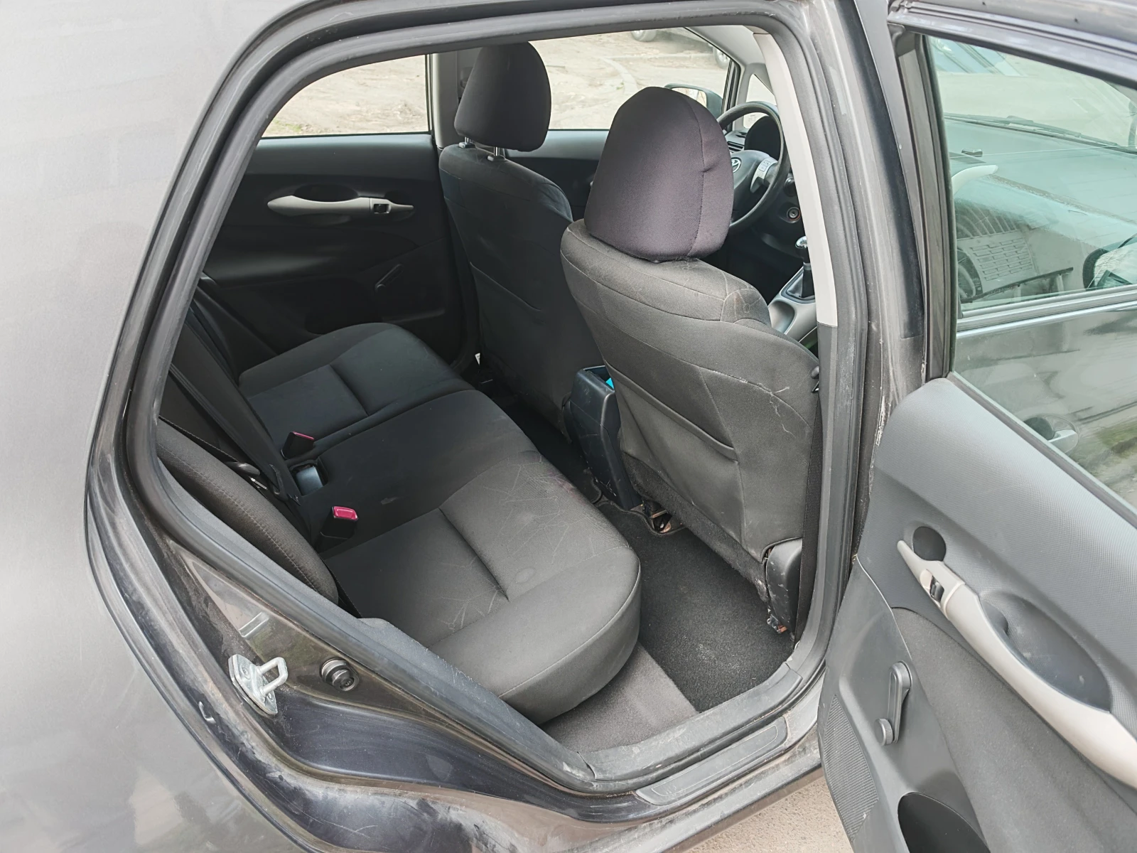 Toyota Auris, снимка 9 - Автомобили и джипове - 53888647