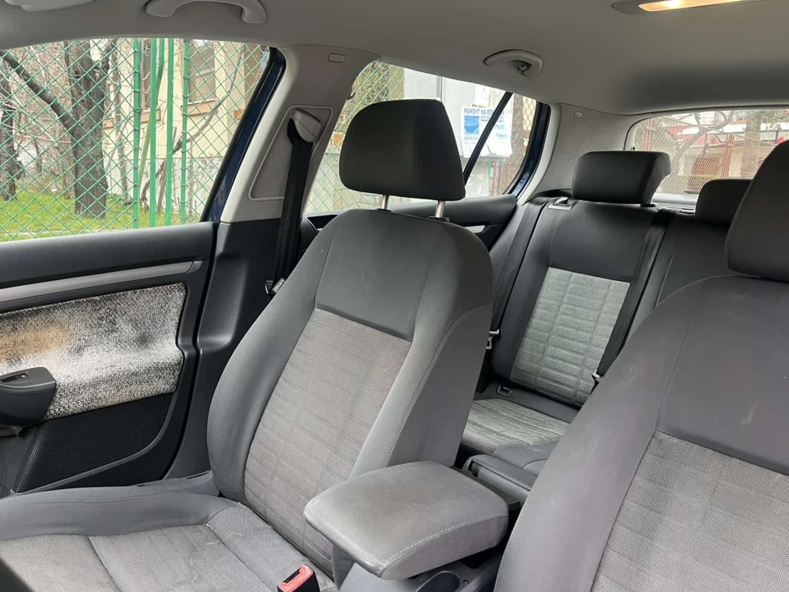 VW Golf, снимка 4 - Автомобили и джипове - 54032300