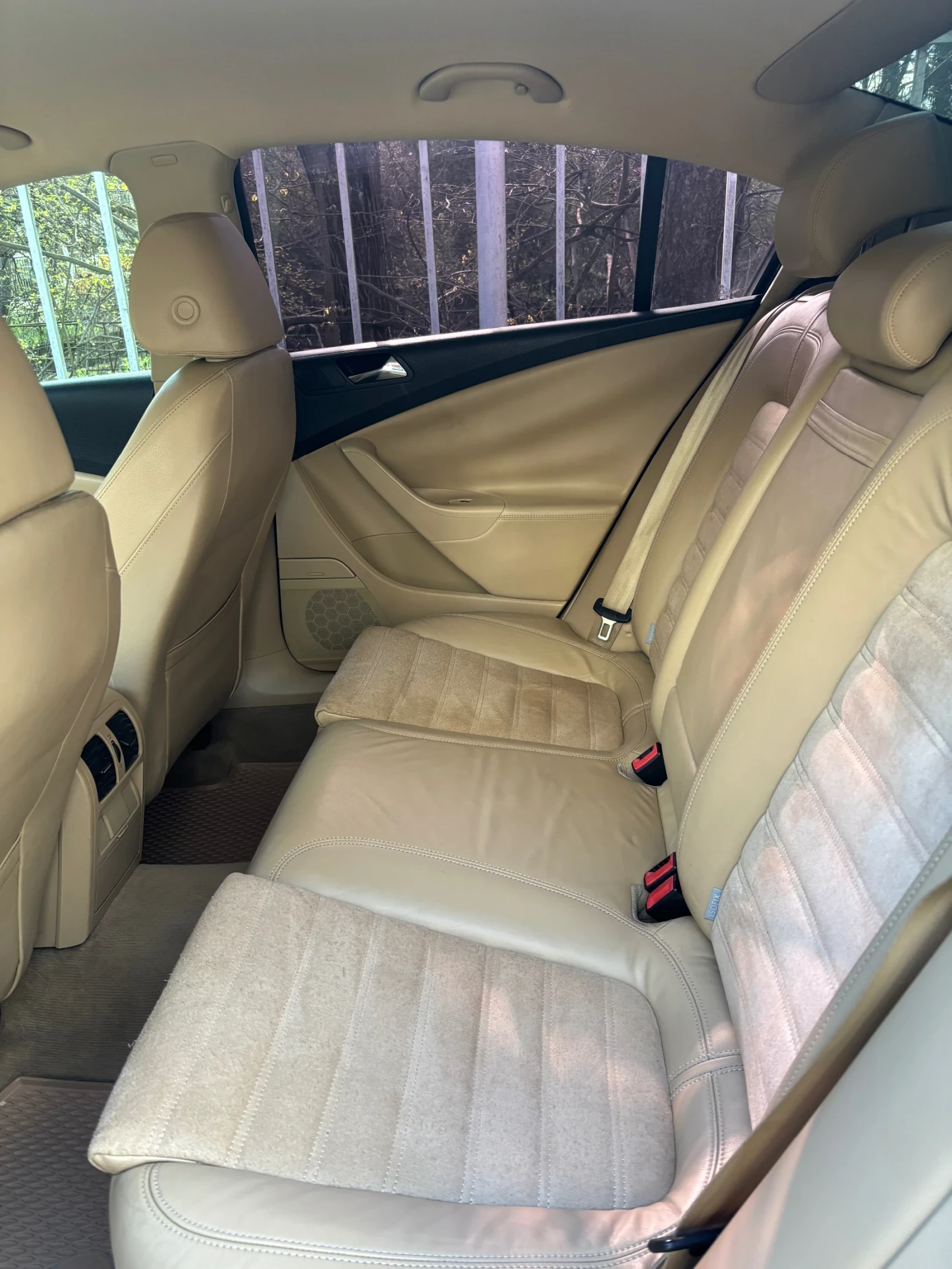 VW Passat 2.0 TDI Highline, снимка 9 - Автомобили и джипове - 54180755