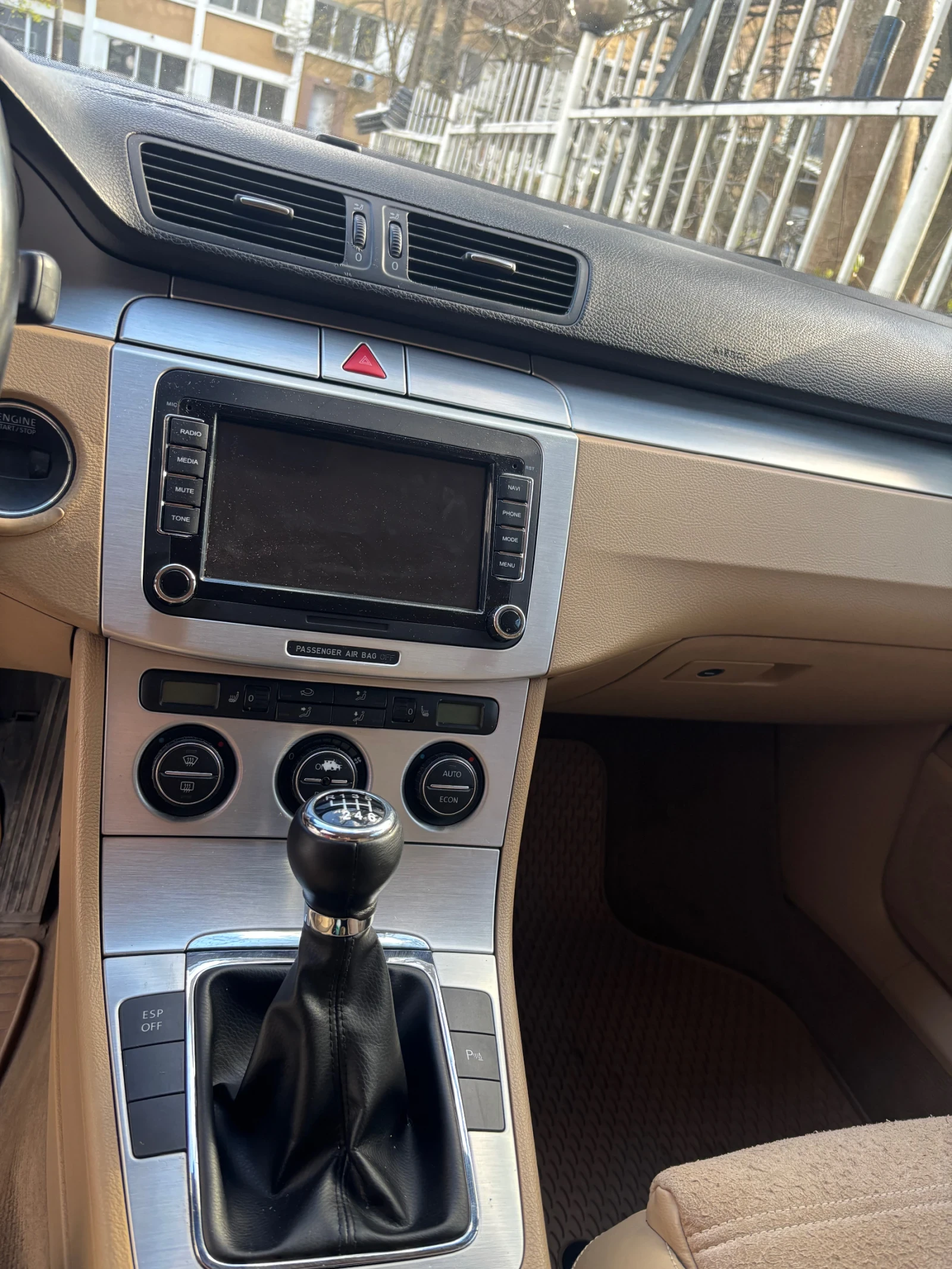 VW Passat 2.0 TDI Highline, снимка 14 - Автомобили и джипове - 54180755