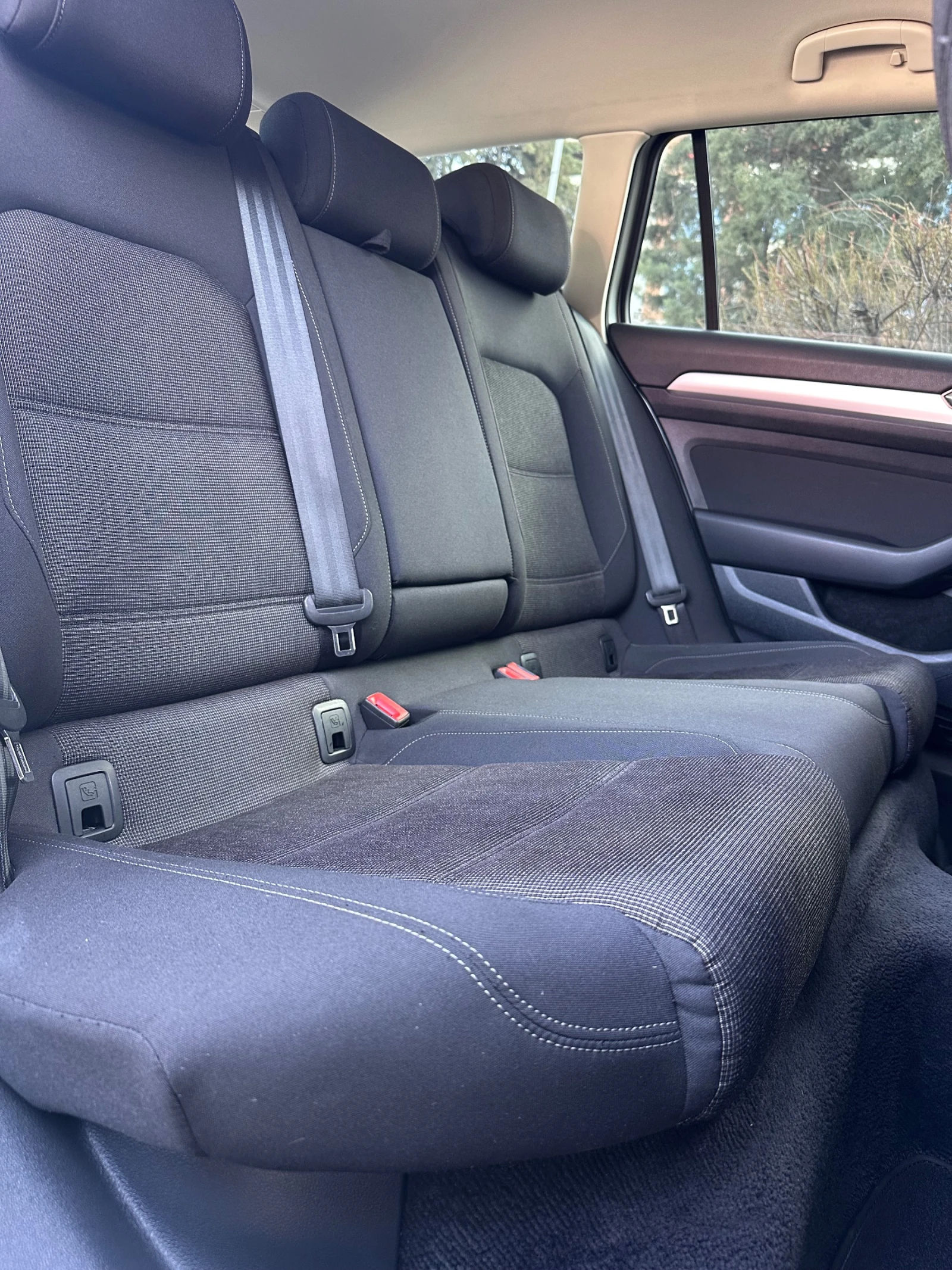 VW Passat 2.0 TDI * DISTRONIC* , снимка 14 - Автомобили и джипове - 54225164