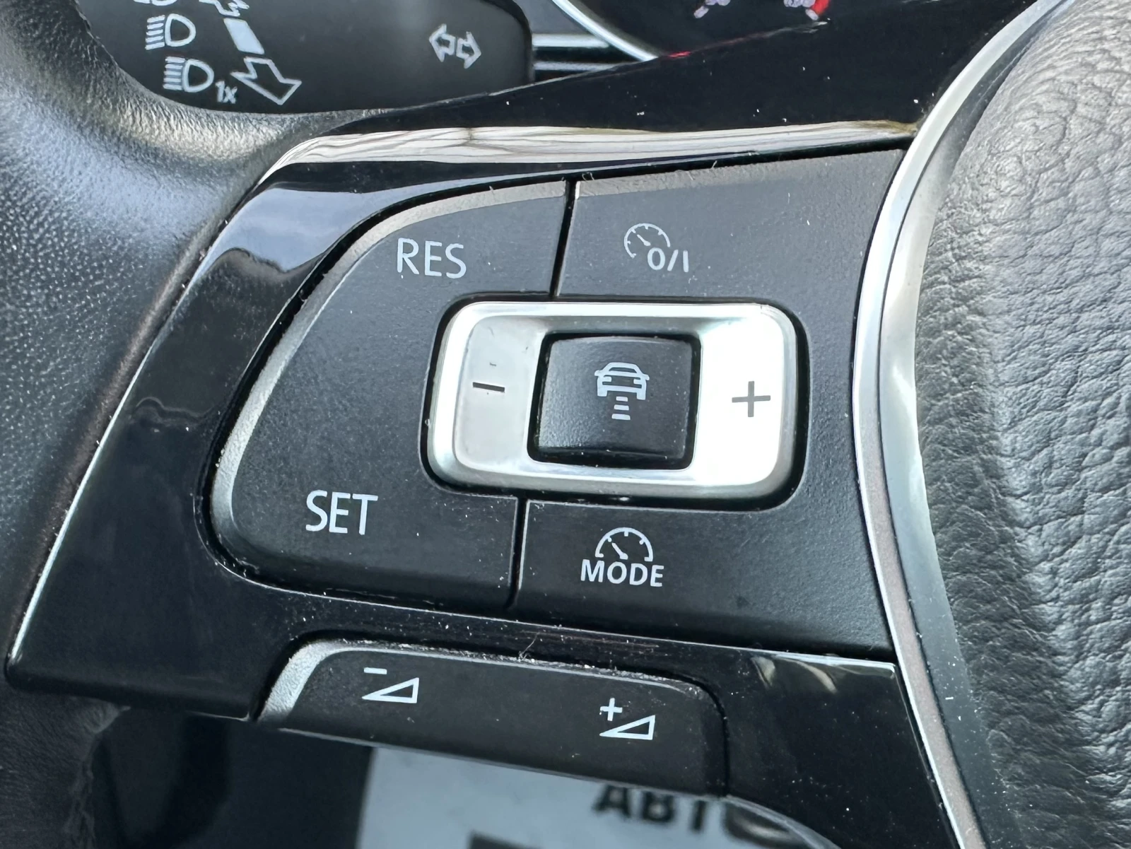 VW Passat 2.0 TDI * DISTRONIC* , снимка 10 - Автомобили и джипове - 54225164