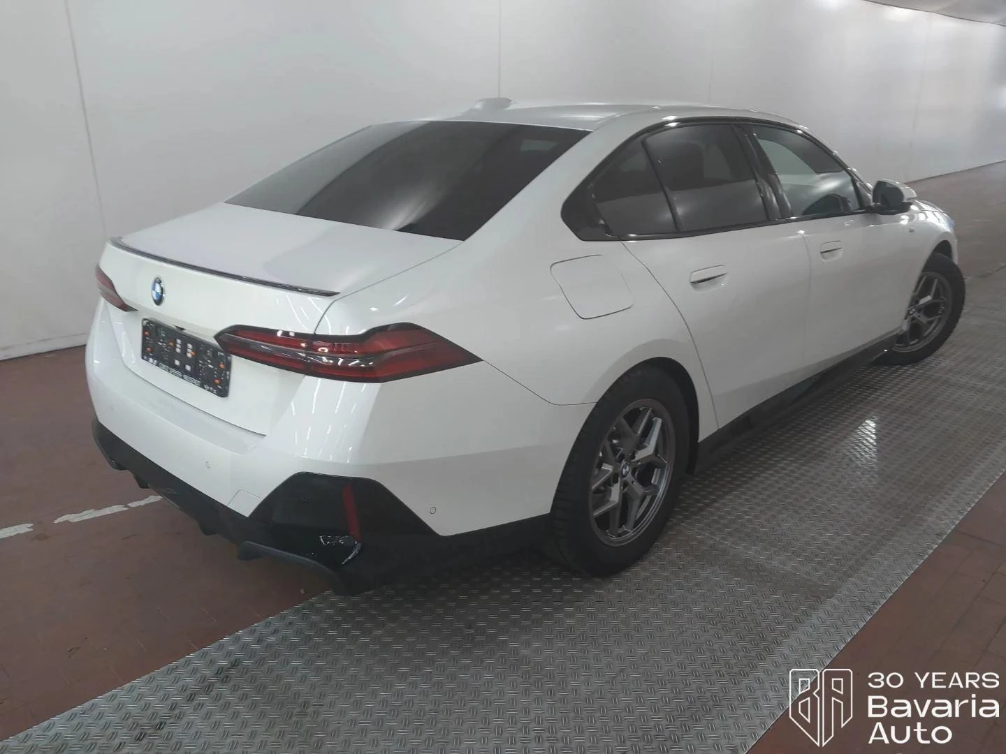BMW 520 i Steptronic, снимка 3 - Автомобили и джипове - 54428186