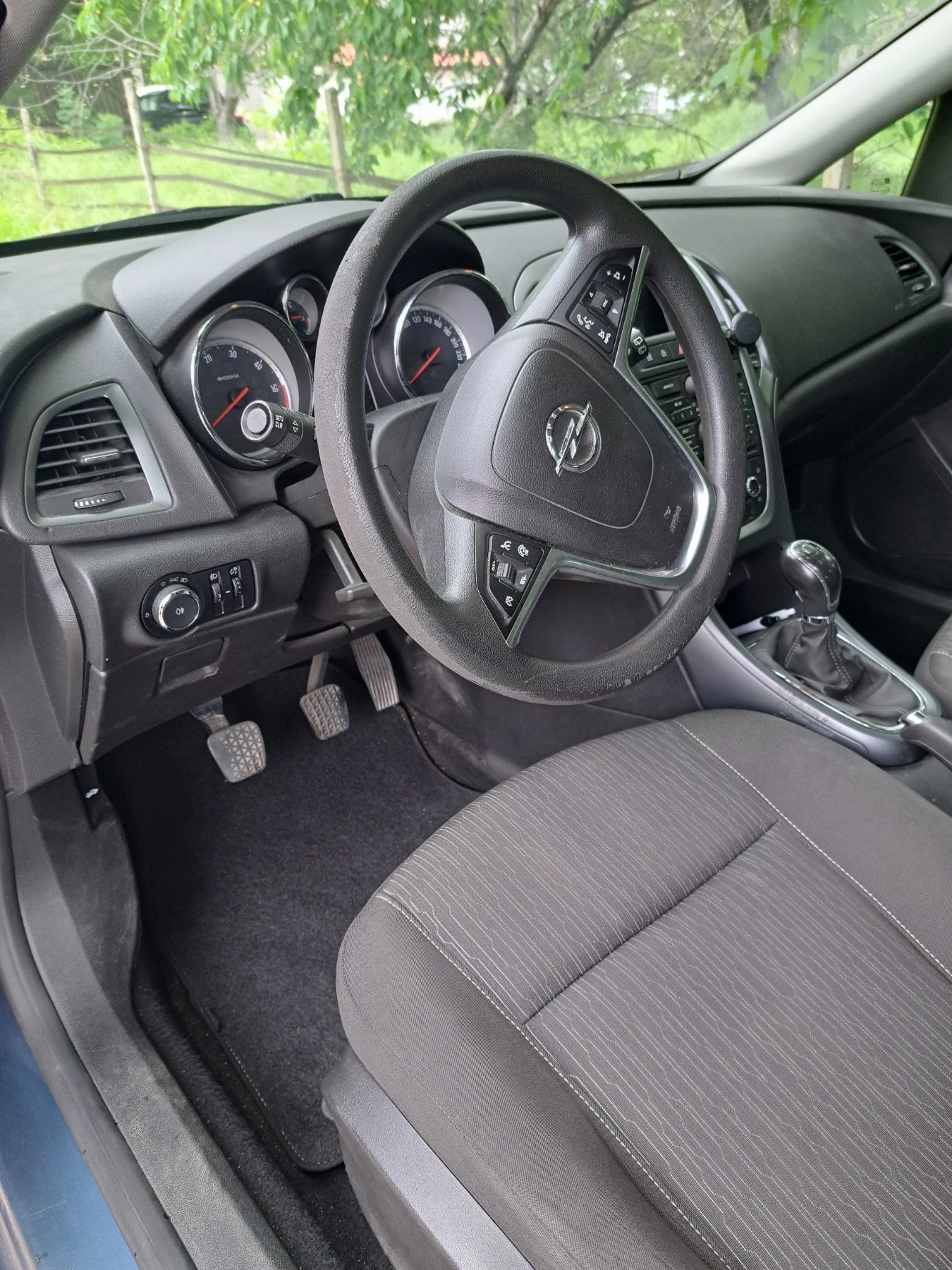Opel Astra Caravan Sports Tourer, снимка 5 - Автомобили и джипове - 54607853