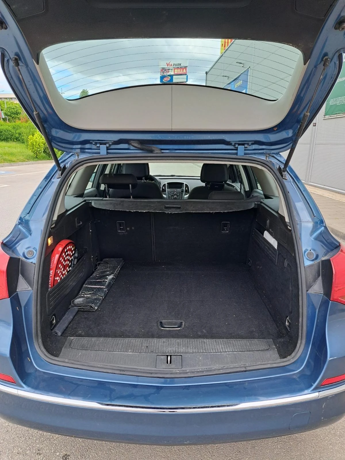 Opel Astra Caravan Sports Tourer, снимка 4 - Автомобили и джипове - 54607853