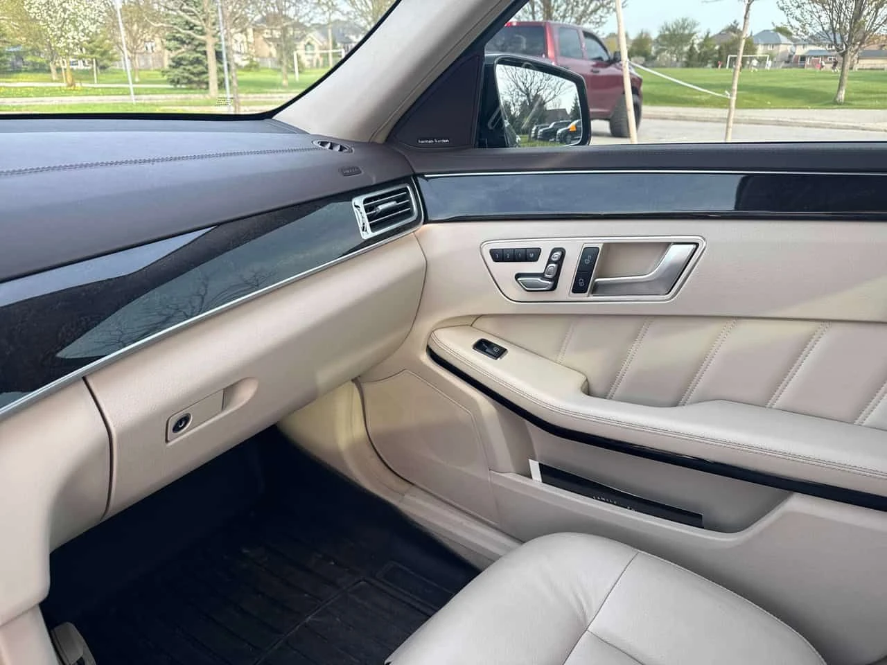 Mercedes-Benz E 350 * АВТОКРЕДИТ * ОТ ПРЕДСТАВИТЕЛСТВО , снимка 13 - Автомобили и джипове - 54650732
