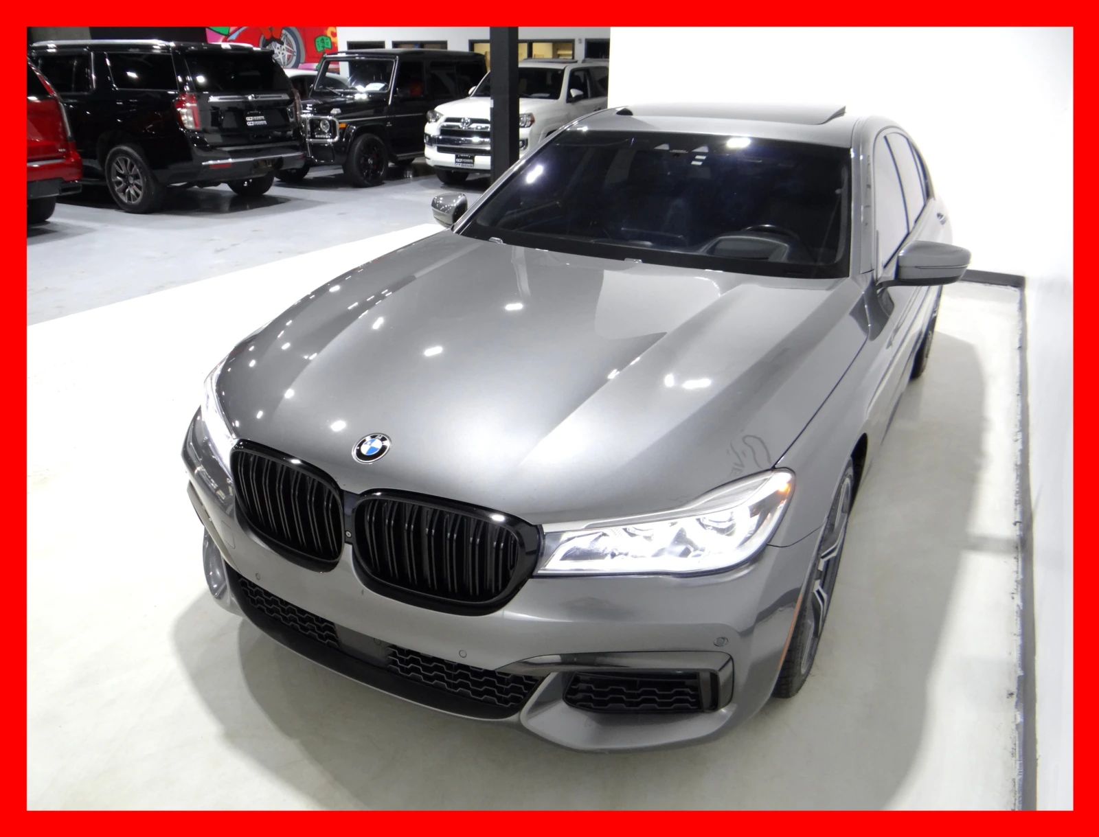 BMW 750 i xDrive / B&W / HUD / SWAROWSKI / ALPINA SPEEDO, снимка 3 - Автомобили и джипове - 54680961
