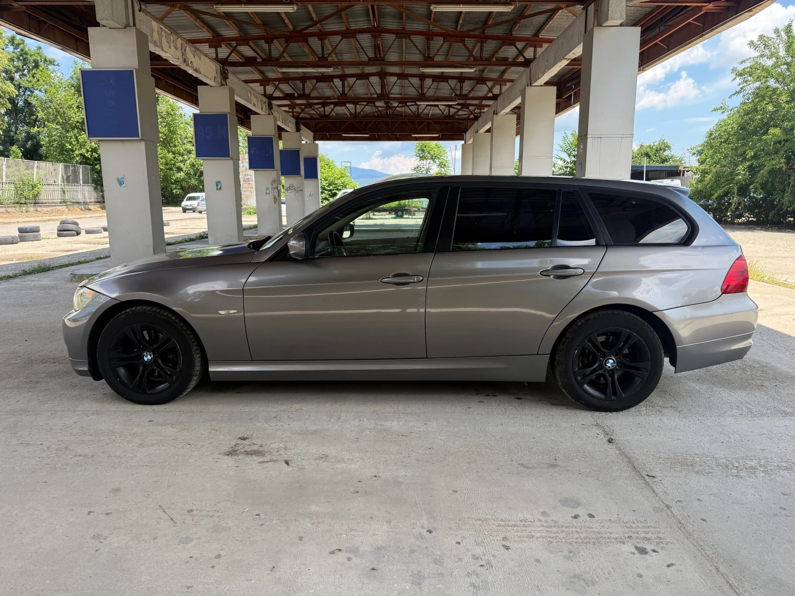 BMW 320 FACE* 177кс* Shadow Line, снимка 2 - Автомобили и джипове - 54895732