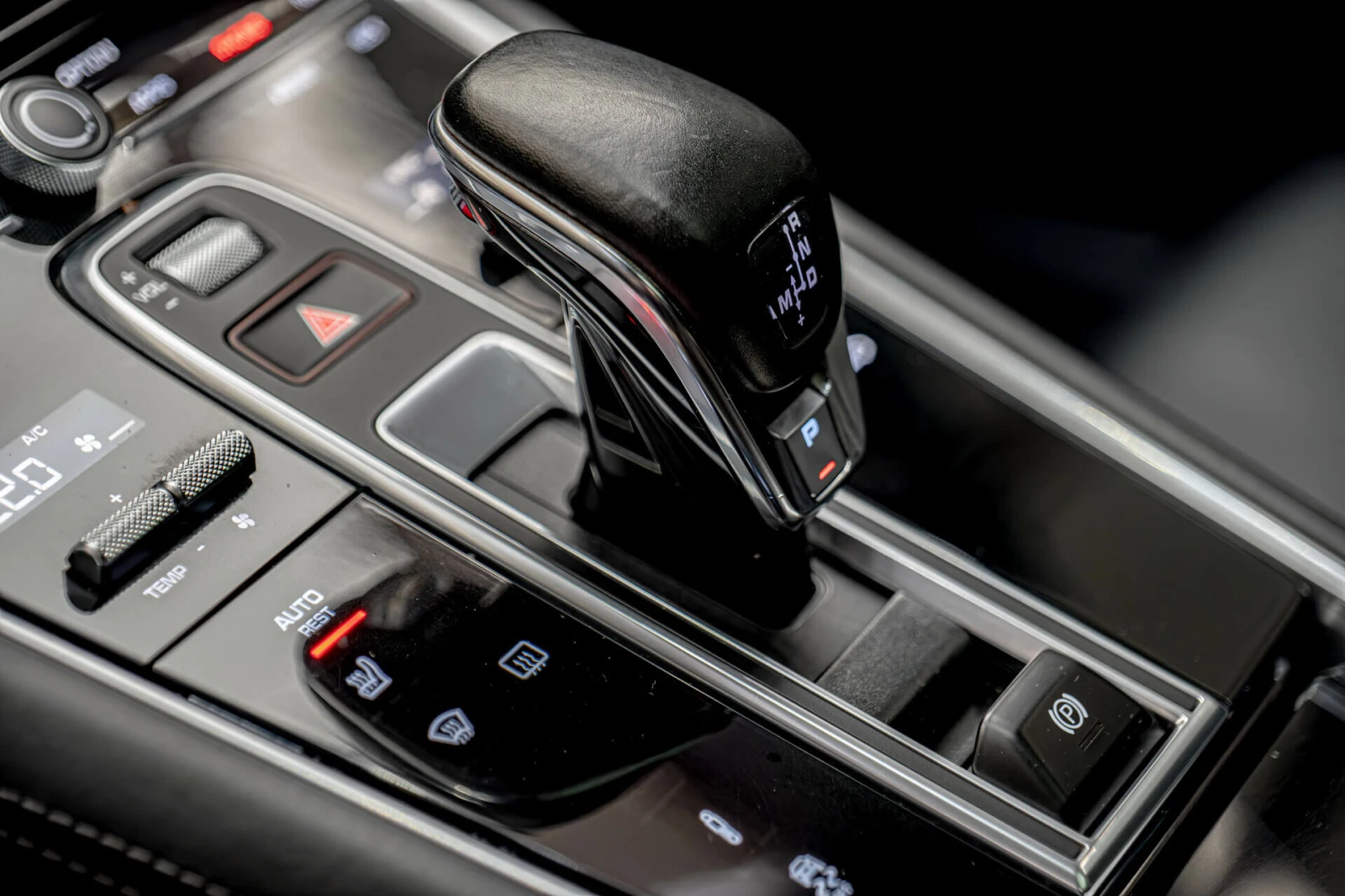 Porsche Panamera Sport Turismo 4S/PDLS+ /Sport Chrono/PASM/BOSE, снимка 11 - Автомобили и джипове - 54945602