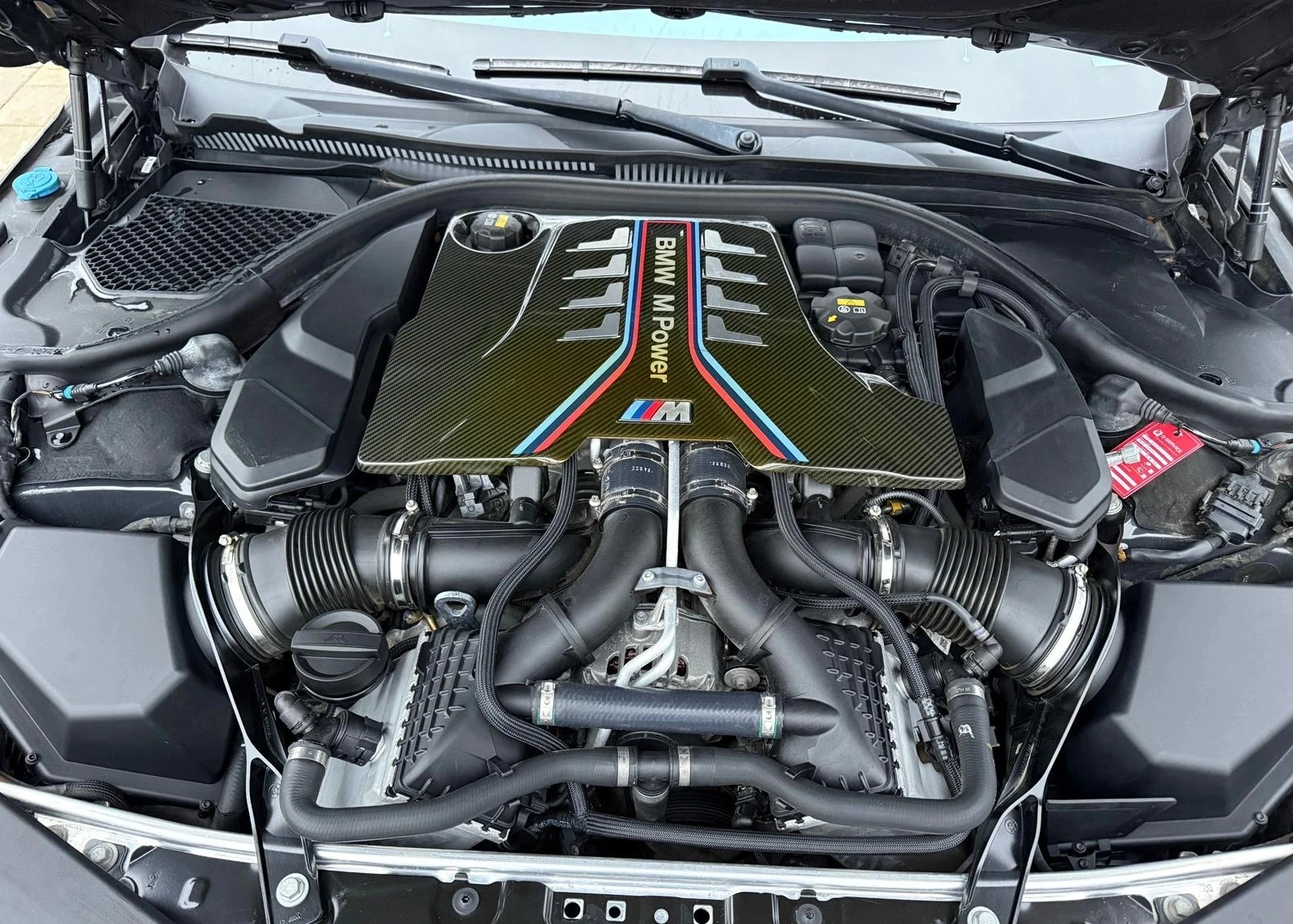 BMW M8 Competition xDrive, снимка 10 - Автомобили и джипове - 55170251