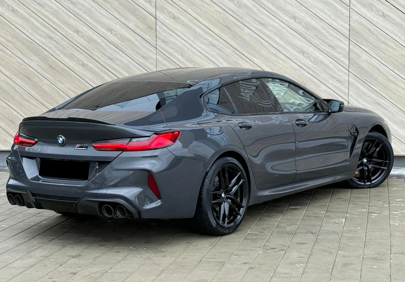 BMW M8 Competition xDrive, снимка 2 - Автомобили и джипове - 55170251