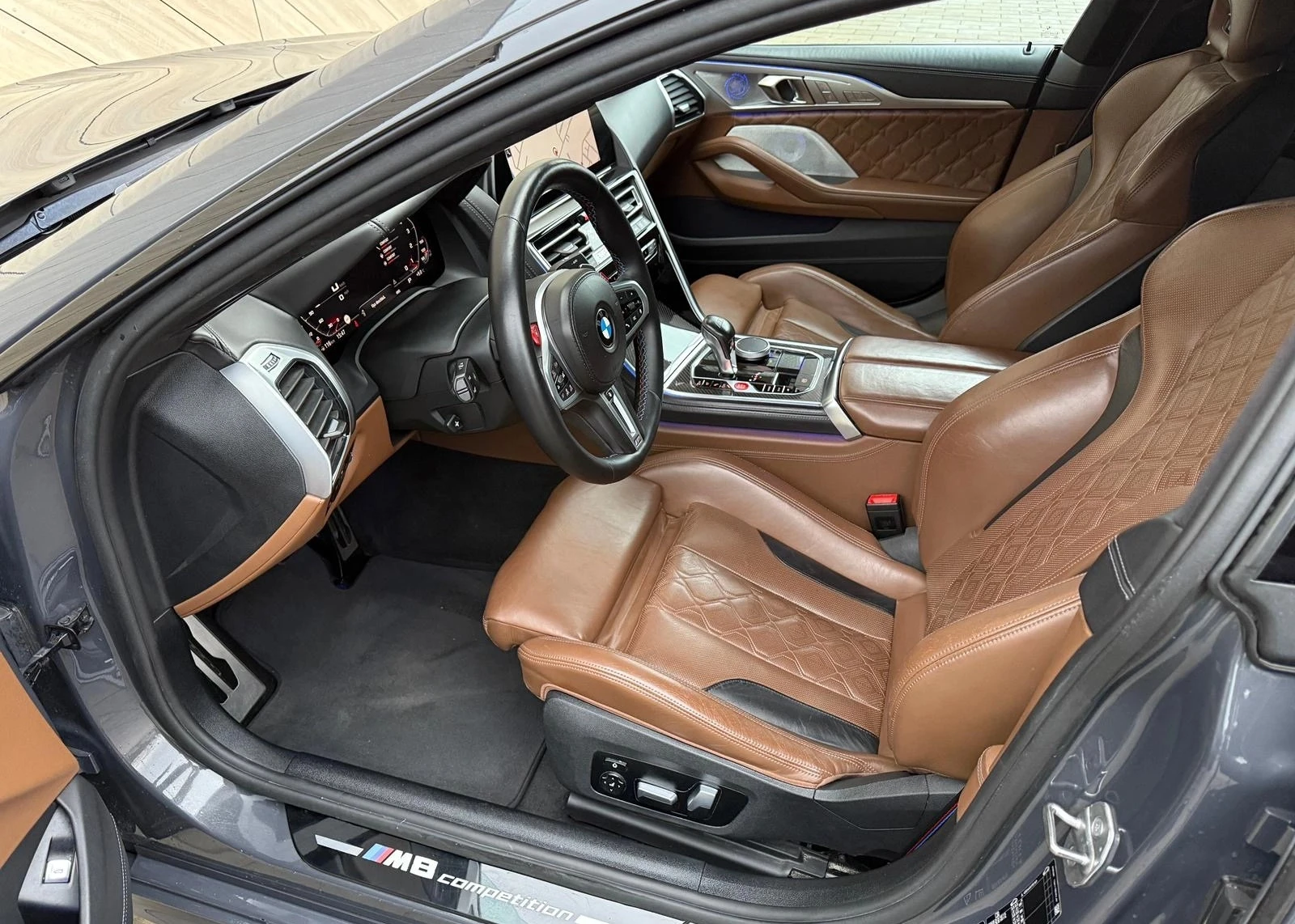 BMW M8 Competition xDrive, снимка 5 - Автомобили и джипове - 55170251