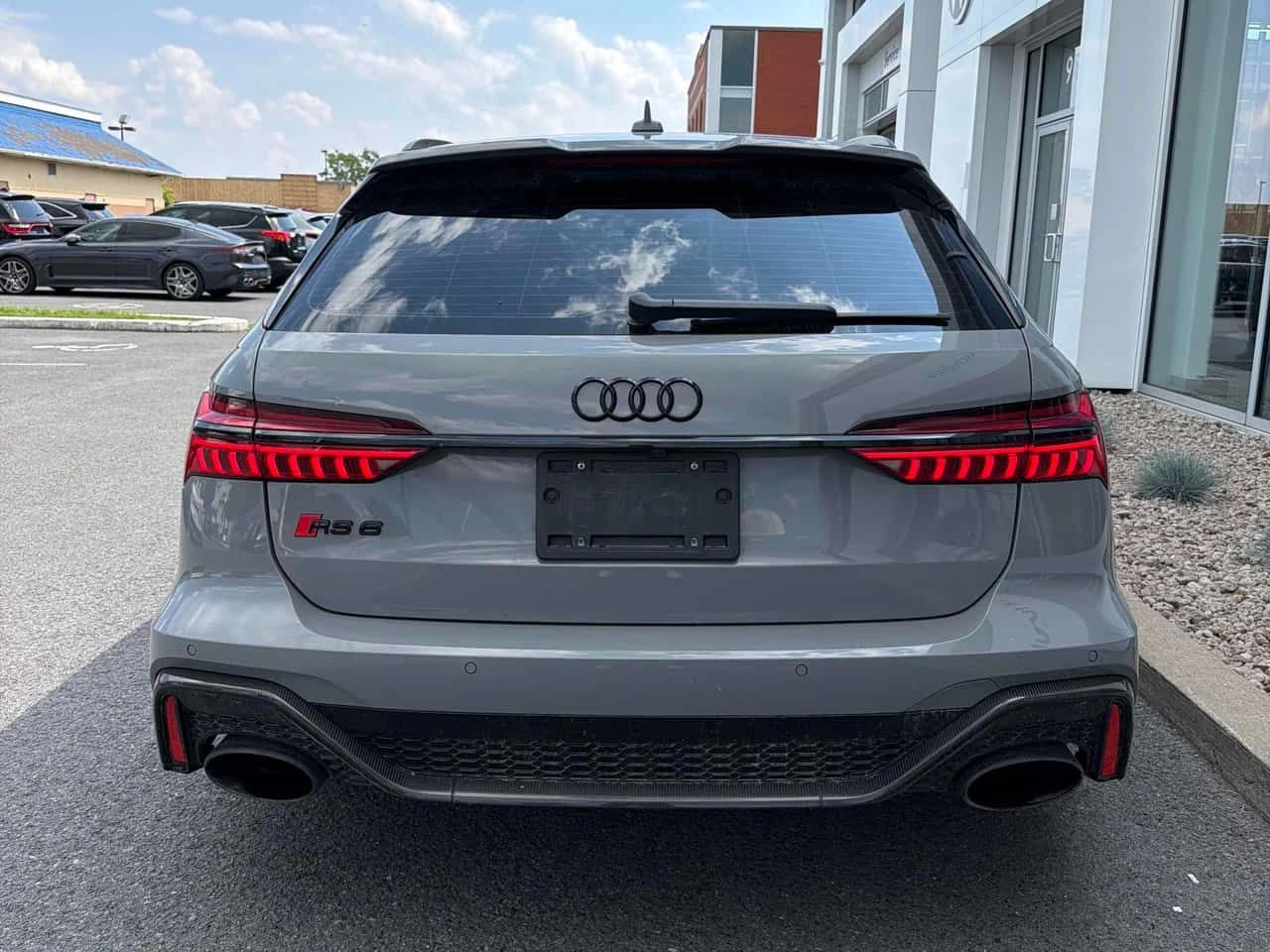 Audi Rs6 Avant 4.0 TFSI/ОБДУХВАНЕ/ПАНОРАМА/ДИСТРОНИК/360, снимка 5 - Автомобили и джипове - 55240771