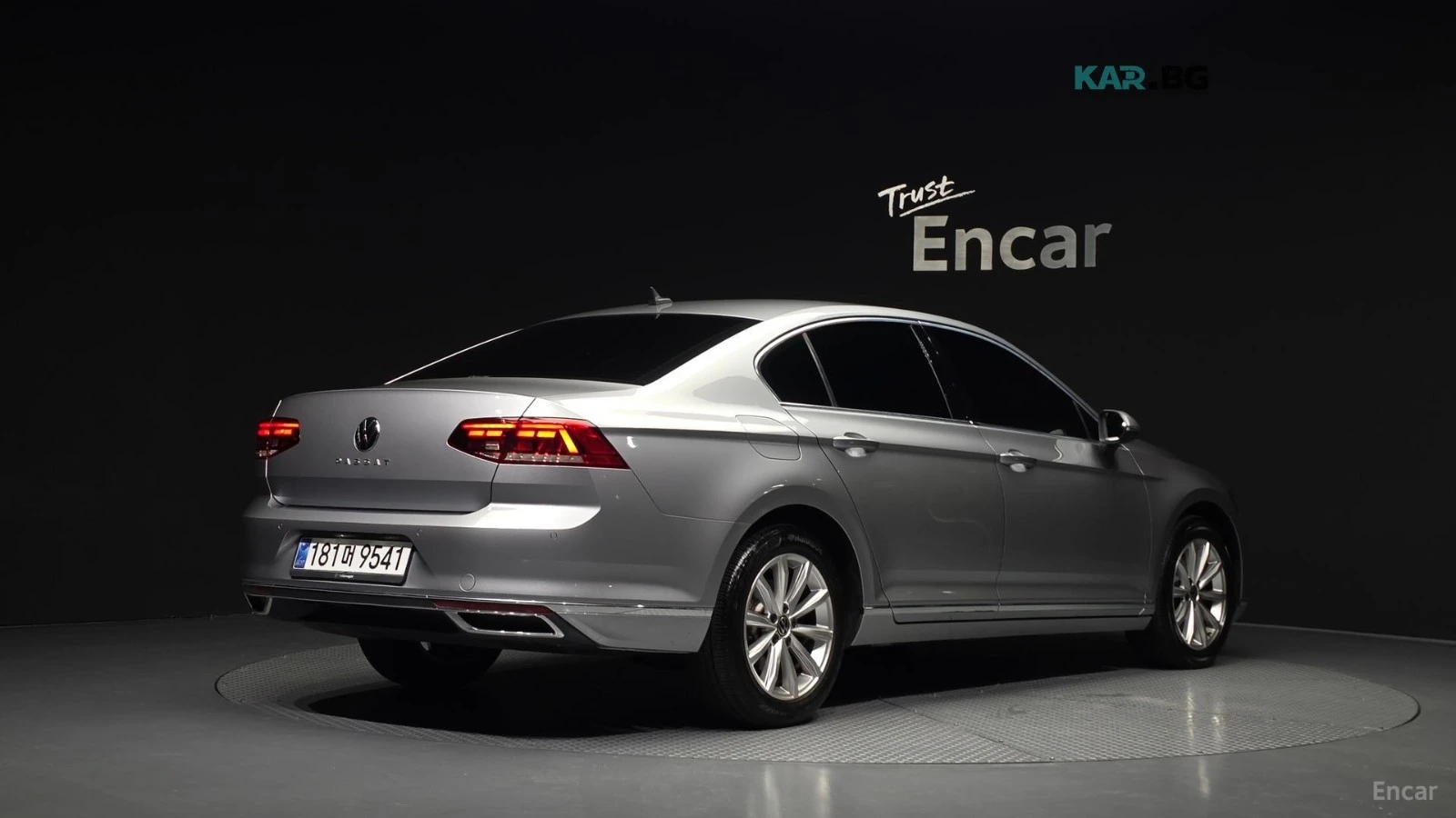 VW Passat 2.0 TDI* PREMIUM* КОЖА* ПАНО* ОБДУХВ* ПАНО* , снимка 2 - Автомобили и джипове - 55709279