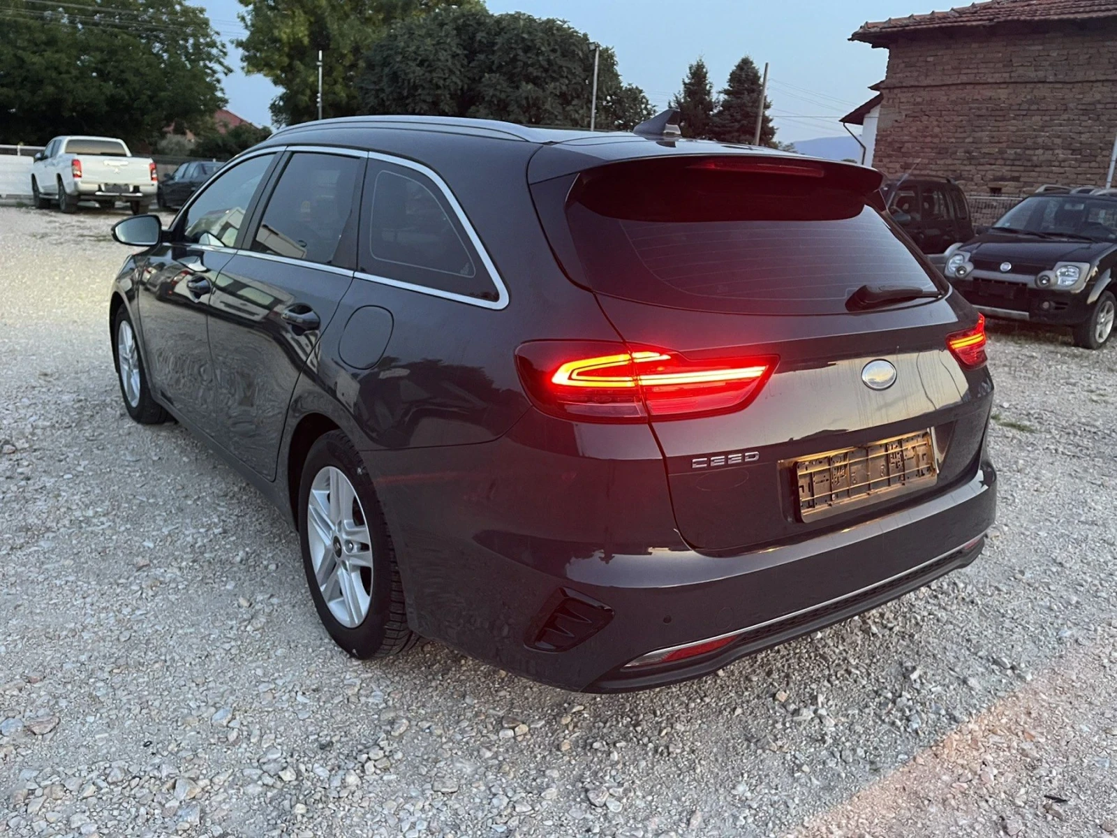 Kia Ceed 1.6 CRDi* 115к.с, снимка 4 - Автомобили и джипове - 55806191