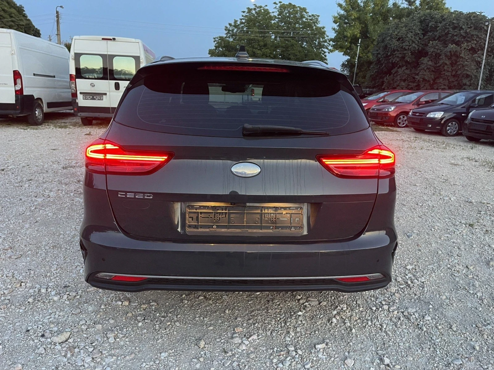 Kia Ceed 1.6 CRDi* 115к.с, снимка 5 - Автомобили и джипове - 55806191