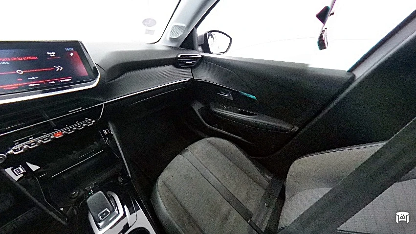 Peugeot 208 ALLURE AUTOMATIC, снимка 11 - Автомобили и джипове - 55843368