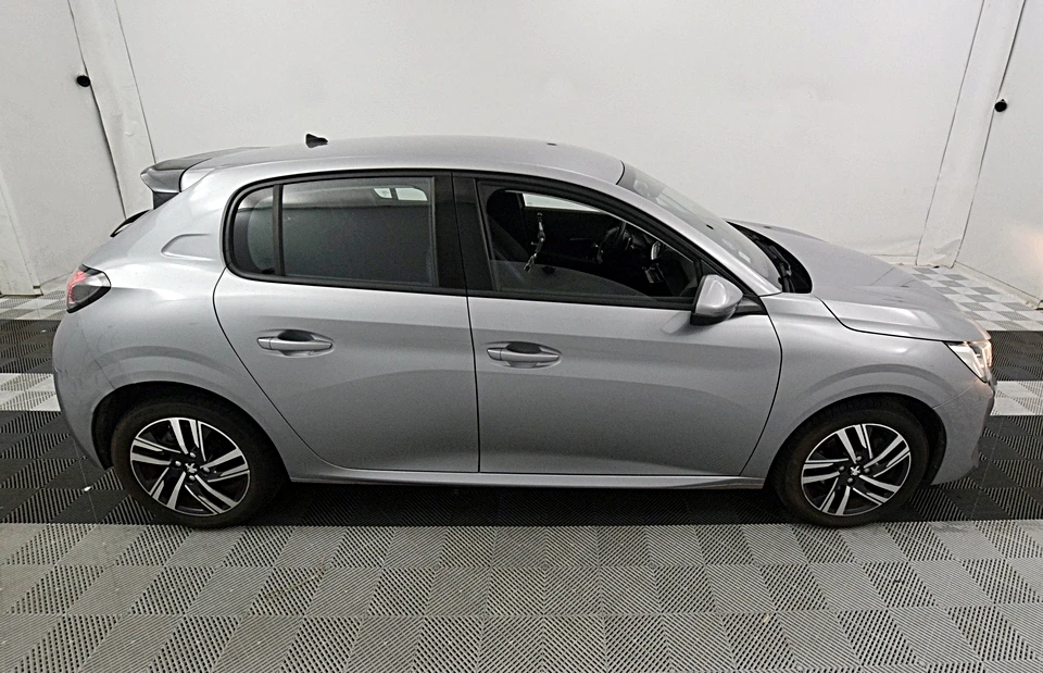 Peugeot 208 ALLURE AUTOMATIC, снимка 3 - Автомобили и джипове - 55843368