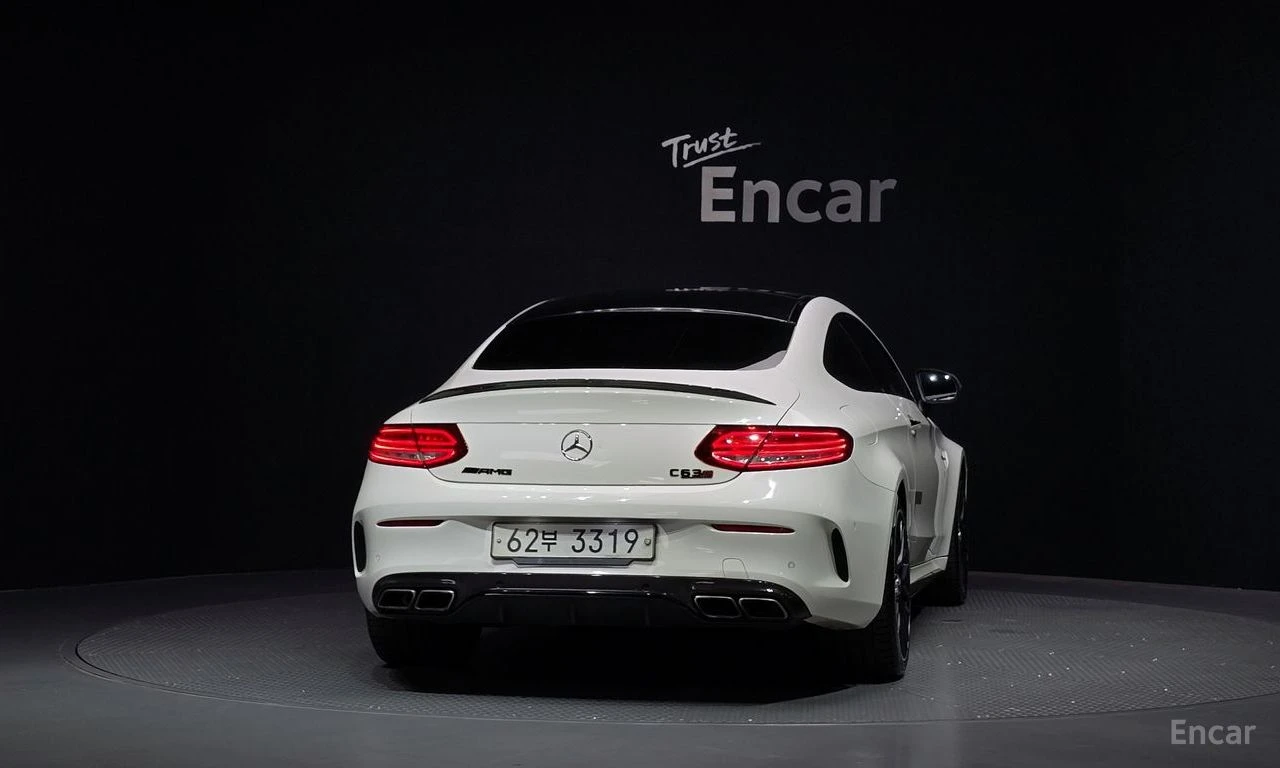 Mercedes-Benz C 63 AMG COUPE* BURMESTER* 360КАМЕРА* ПОДГРЕВ, снимка 4 - Автомобили и джипове - 55845737