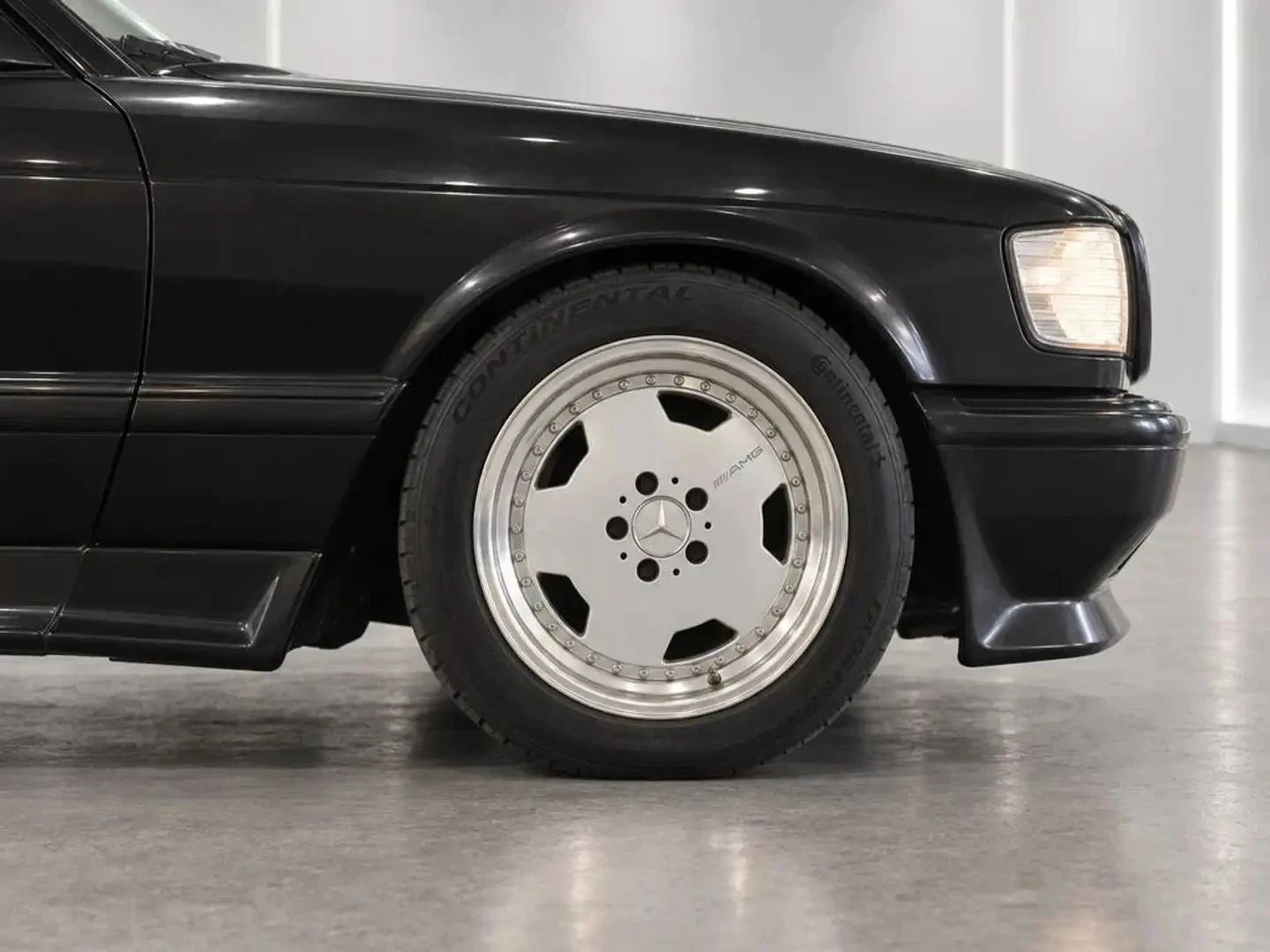 Mercedes-Benz 560, снимка 14 - Автомобили и джипове - 56685968