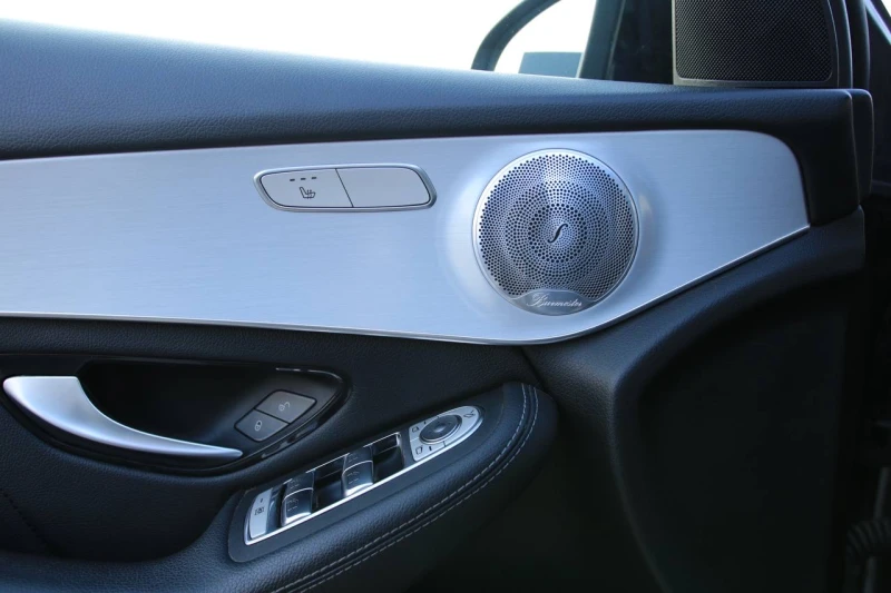 Mercedes-Benz GLC 220 AMG/Facelift/Panorama/360Camera/Full LED/Ambient, снимка 7 - Автомобили и джипове - 45313905