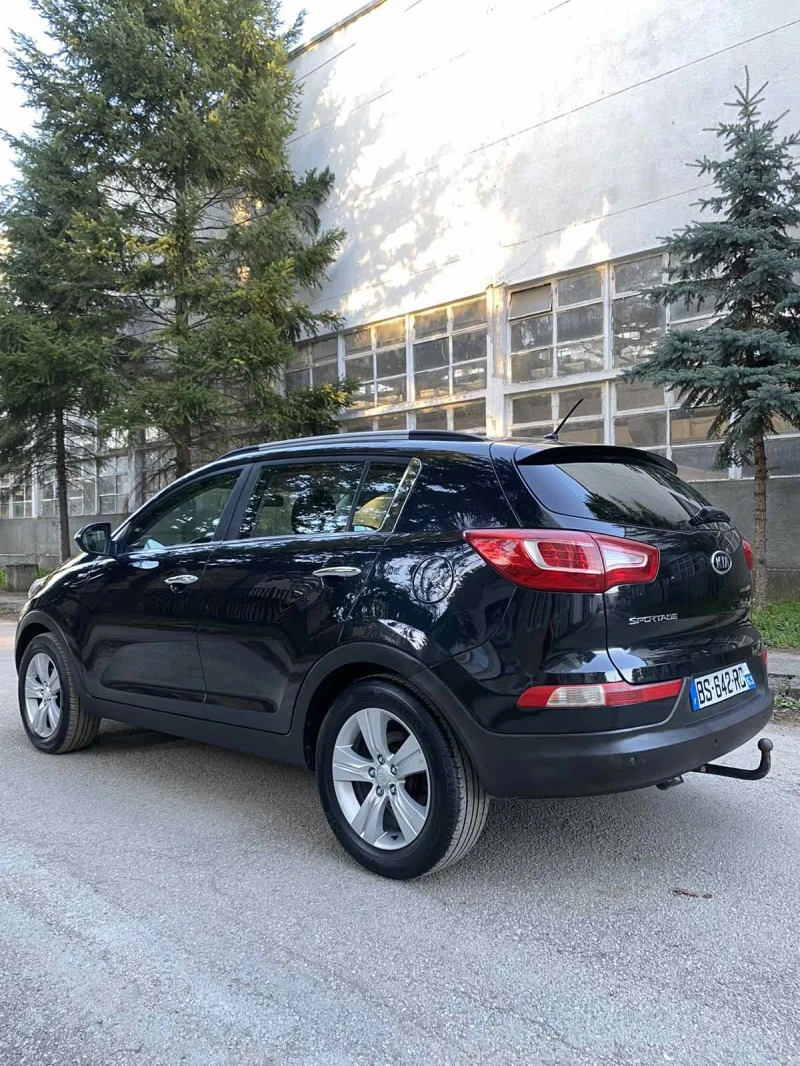 Kia Sportage 2.0CRDI* 4WD* LED, снимка 4 - Автомобили и джипове - 47678500