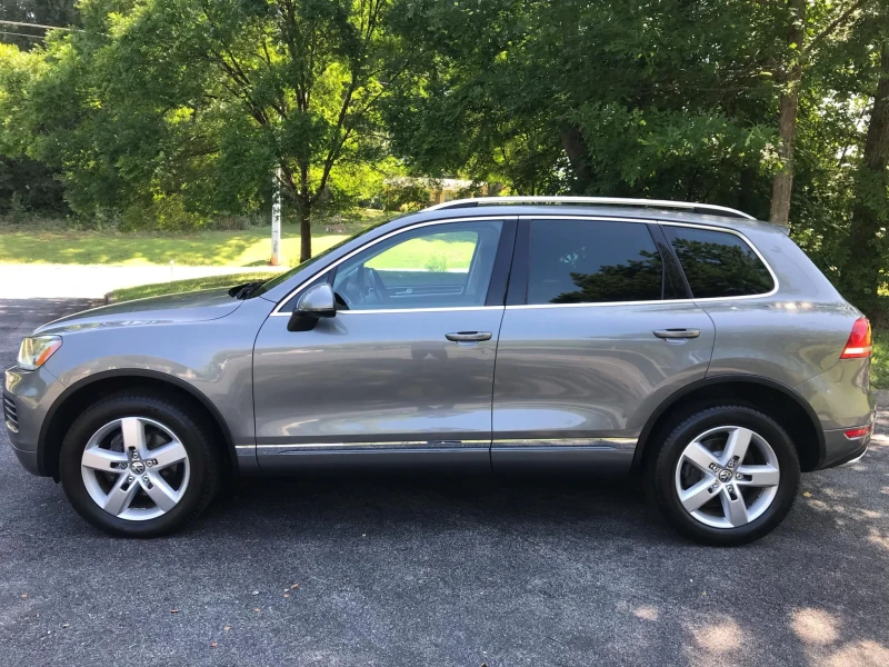 VW Touareg 3.0TDI 4x4, снимка 8 - Автомобили и джипове - 48303562