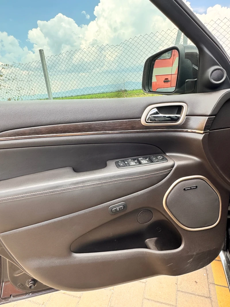 Jeep Grand cherokee SUMMIT УНИКАТ! 70к км, снимка 13 - Автомобили и джипове - 52417510
