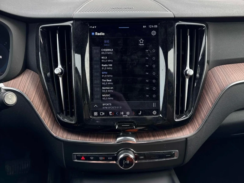 Volvo XC60 * Plus Dark Theme * CARFAX * БЕЗ ПЪРВОНАЧАЛНА ВНОС, снимка 12 - Автомобили и джипове - 52974793