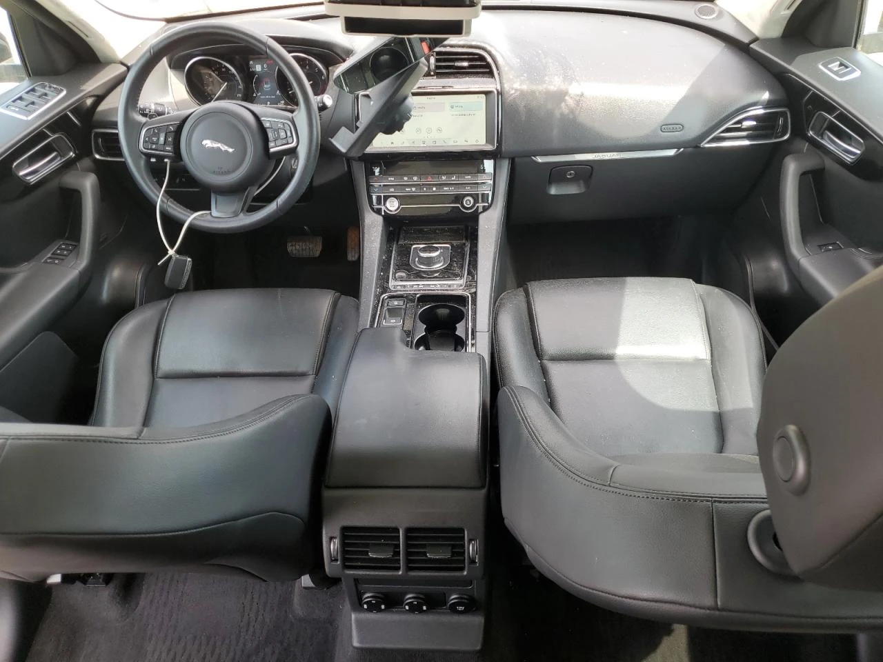 Jaguar F-PACE 25T PREMIUM * Възможност за Лизинг*  - изображение 8