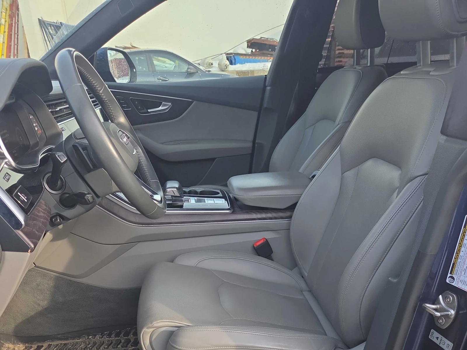 Audi Q8 Technik S-line* DISTRONIC* MATRIX* ОБДУХВАНЕ*  - изображение 8