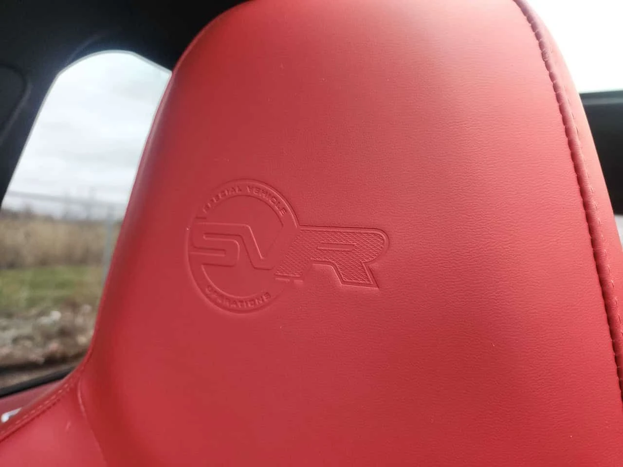 Land Rover Range Rover Sport * SVR RARE SPEC * CARFAX * MERIDIAN * 360, снимка 15 - Автомобили и джипове - 54060551