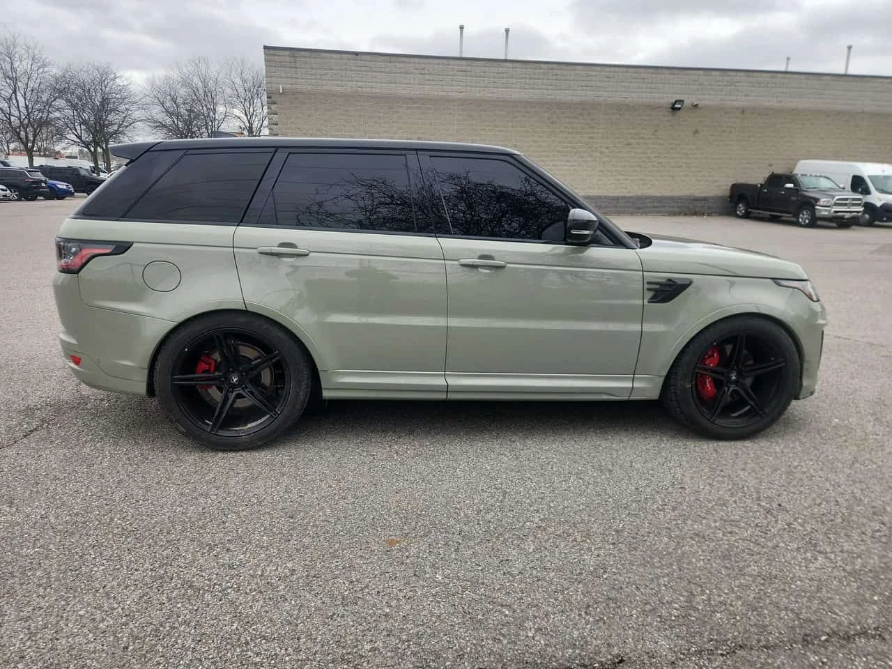 Land Rover Range Rover Sport * SVR RARE SPEC * CARFAX * MERIDIAN * 360, снимка 3 - Автомобили и джипове - 54060551