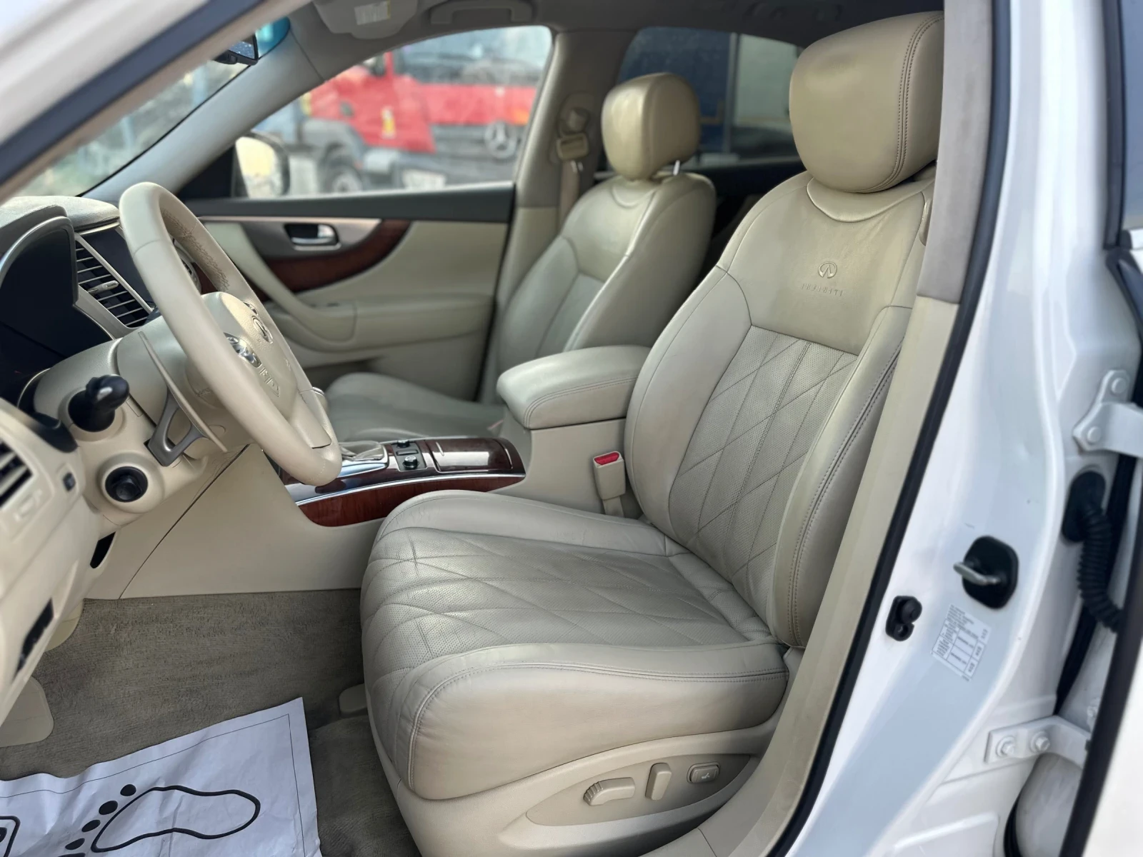 Infiniti Fx 30 d S PREMIUM AWD/БЯЛА ПЕРЛА/ПЪЛЕН НАБОР ЕКСТРИ, снимка 8 - Автомобили и джипове - 55093380