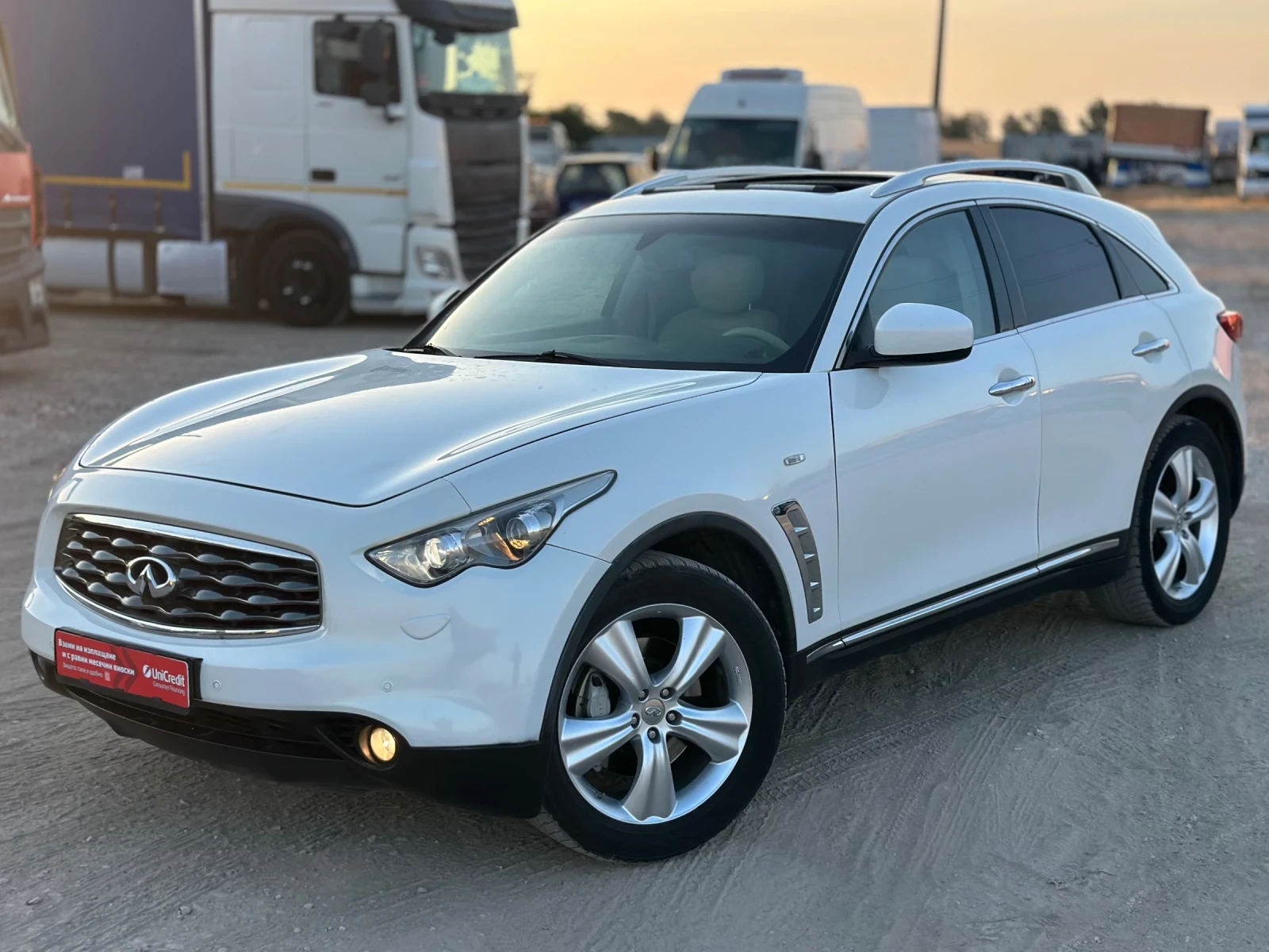 Infiniti Fx 30 d S PREMIUM AWD/БЯЛА ПЕРЛА/ПЪЛЕН НАБОР ЕКСТРИ, снимка 3 - Автомобили и джипове - 55093380