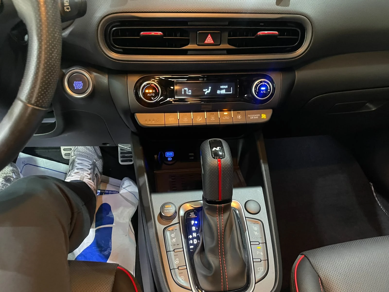 Hyundai Kona 1.6 Turbo ! 2WD ! N Line !, снимка 16 - Автомобили и джипове - 55314607