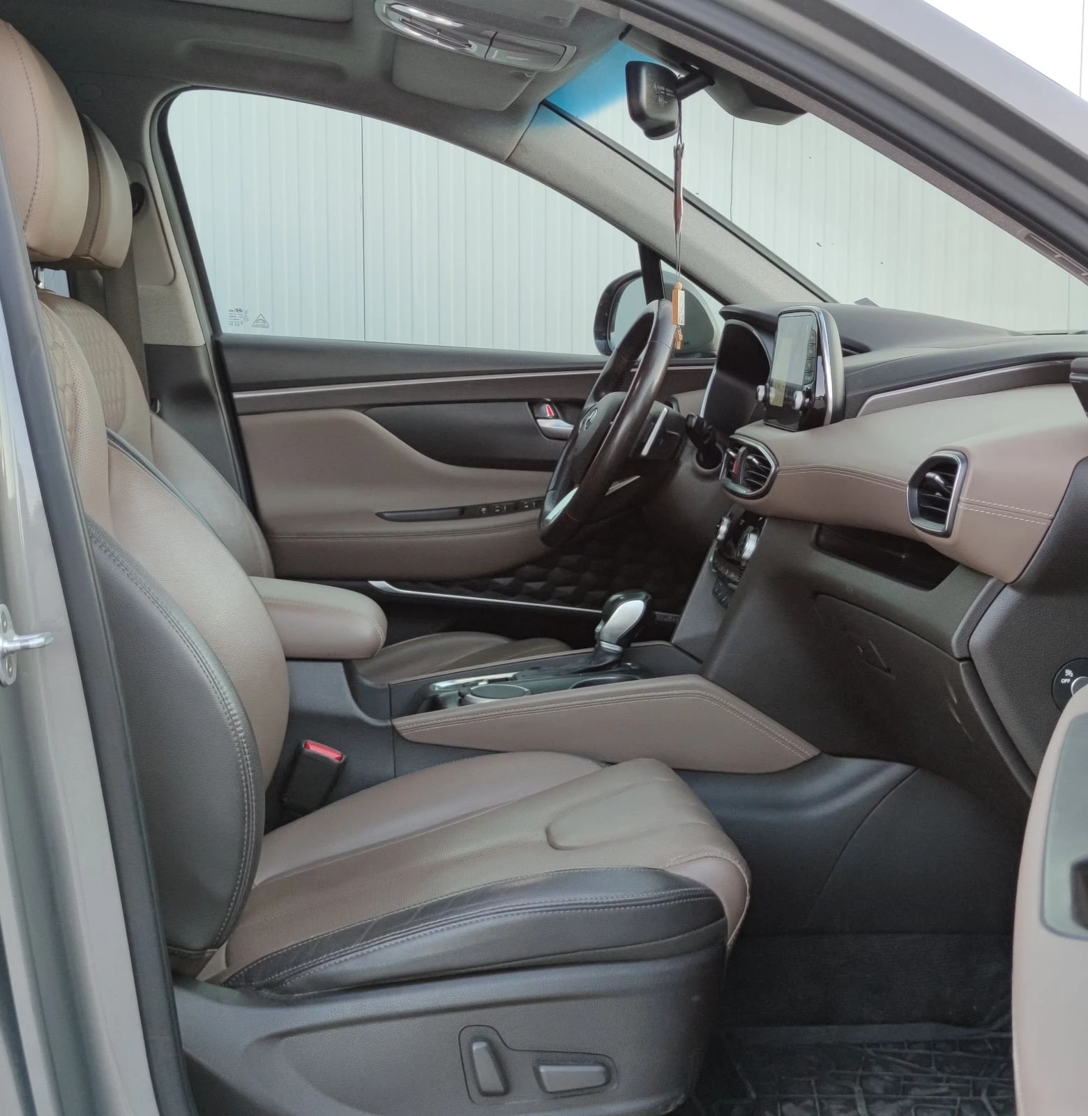 Hyundai Santa fe 2.2 CRDI* ПЪРВИ СОБСТВЕНИК* ПЪЛНА СЕРВИЗНА ИСТОРИЯ, снимка 11 - Автомобили и джипове - 55695977