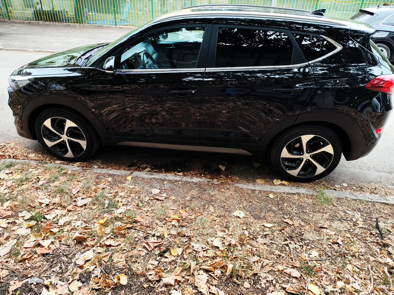 Hyundai Tucson, снимка 4 - Автомобили и джипове - 56088024