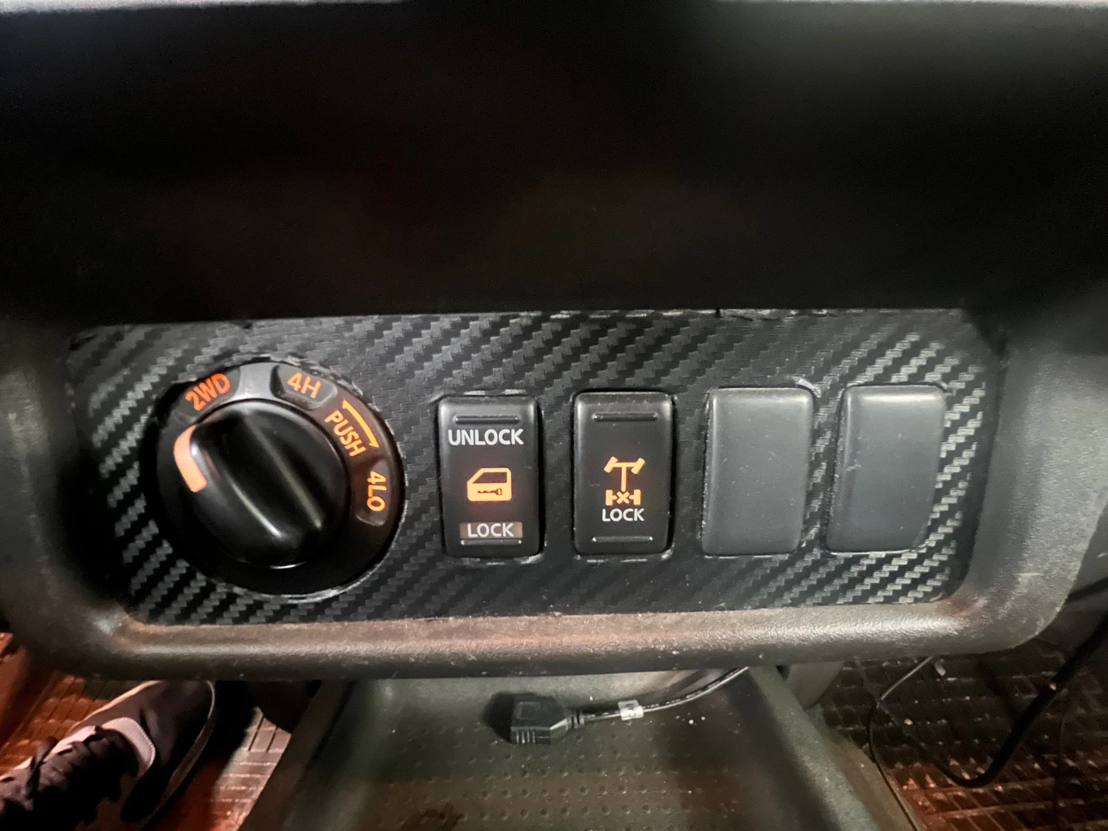 Nissan Navara D40, снимка 9 - Автомобили и джипове - 56663438