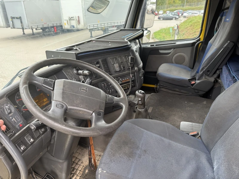 Volvo Fh 12, снимка 11 - Камиони - 47450221