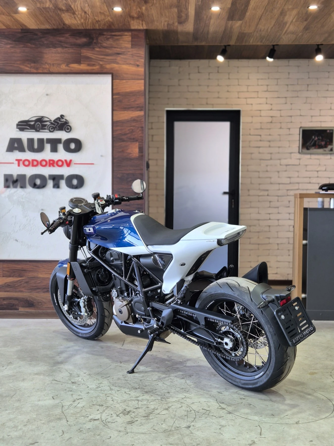 Husqvarna Vitpilen 701 8000км!!! Нов внос от ШВЕЙЦАРИЯ!, снимка 5 - Мотоциклети и мототехника - 55735258
