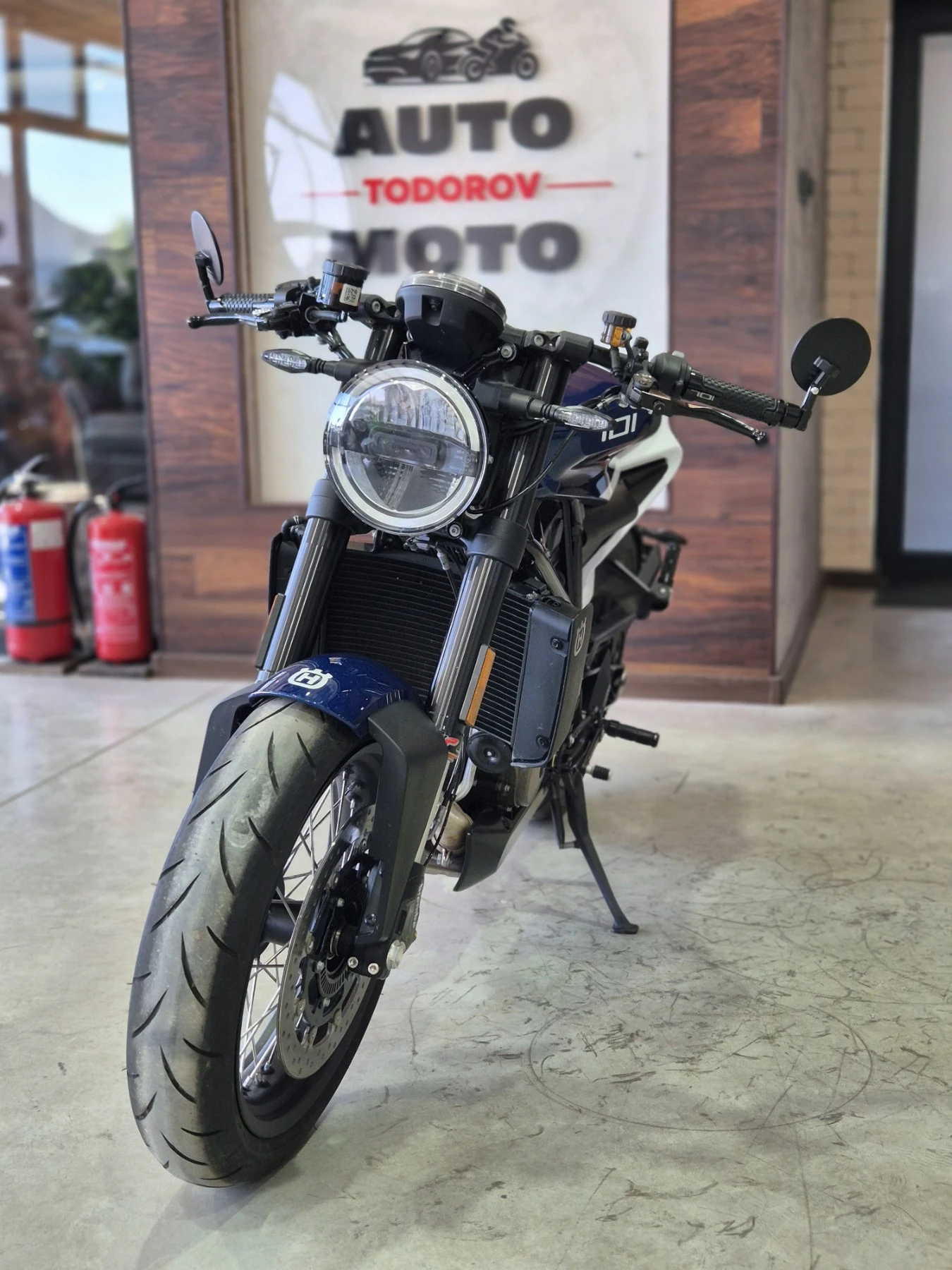 Husqvarna Vitpilen 701 8000км!!! Нов внос от ШВЕЙЦАРИЯ!, снимка 2 - Мотоциклети и мототехника - 55735258