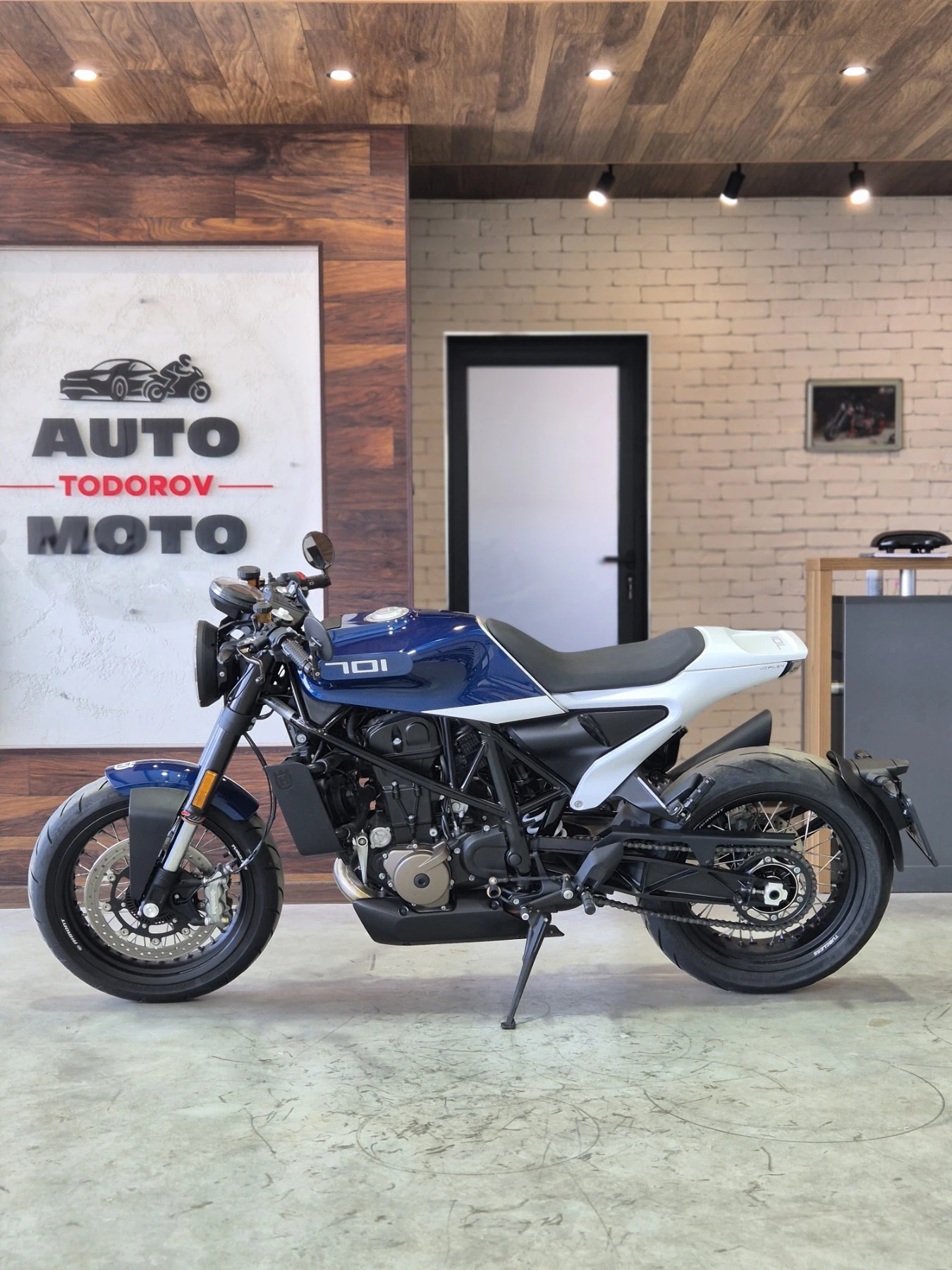 Husqvarna Vitpilen 701 8000км!!! Нов внос от ШВЕЙЦАРИЯ!, снимка 4 - Мотоциклети и мототехника - 55735258
