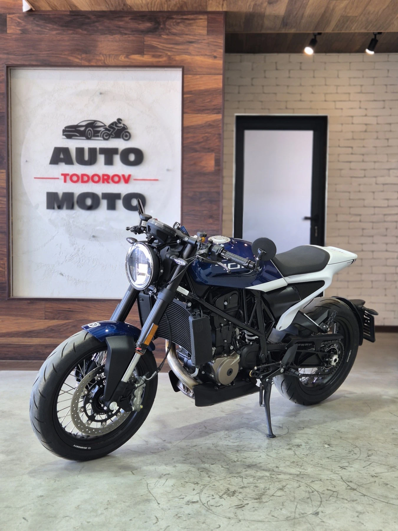 Husqvarna Vitpilen 701 8000км!!! Нов внос от ШВЕЙЦАРИЯ!, снимка 3 - Мотоциклети и мототехника - 55735258