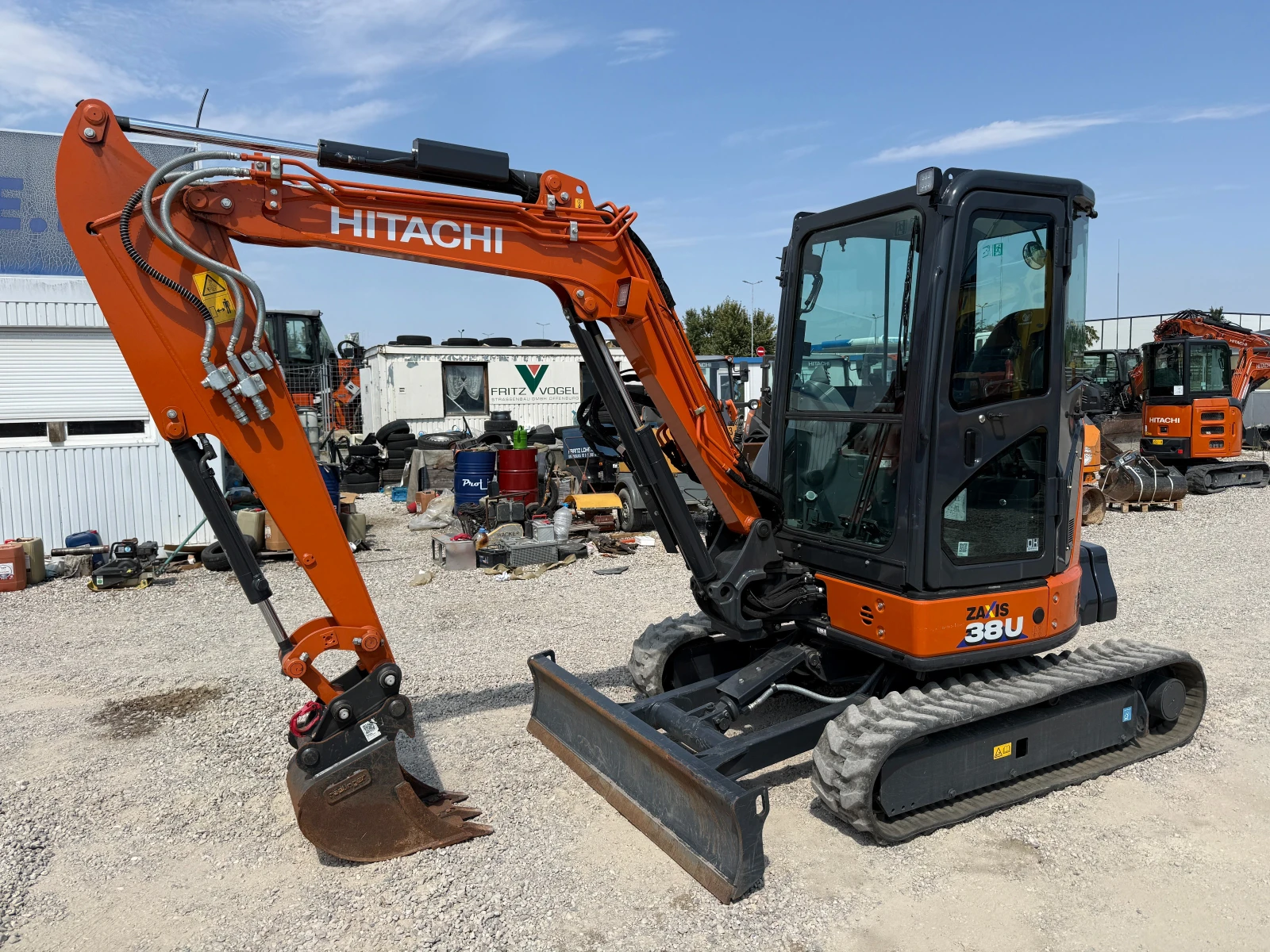 Багер Hitachi ZX 38U-6 - ФАБРИЧНО НОВ, снимка 3 - Индустриална техника - 55803491